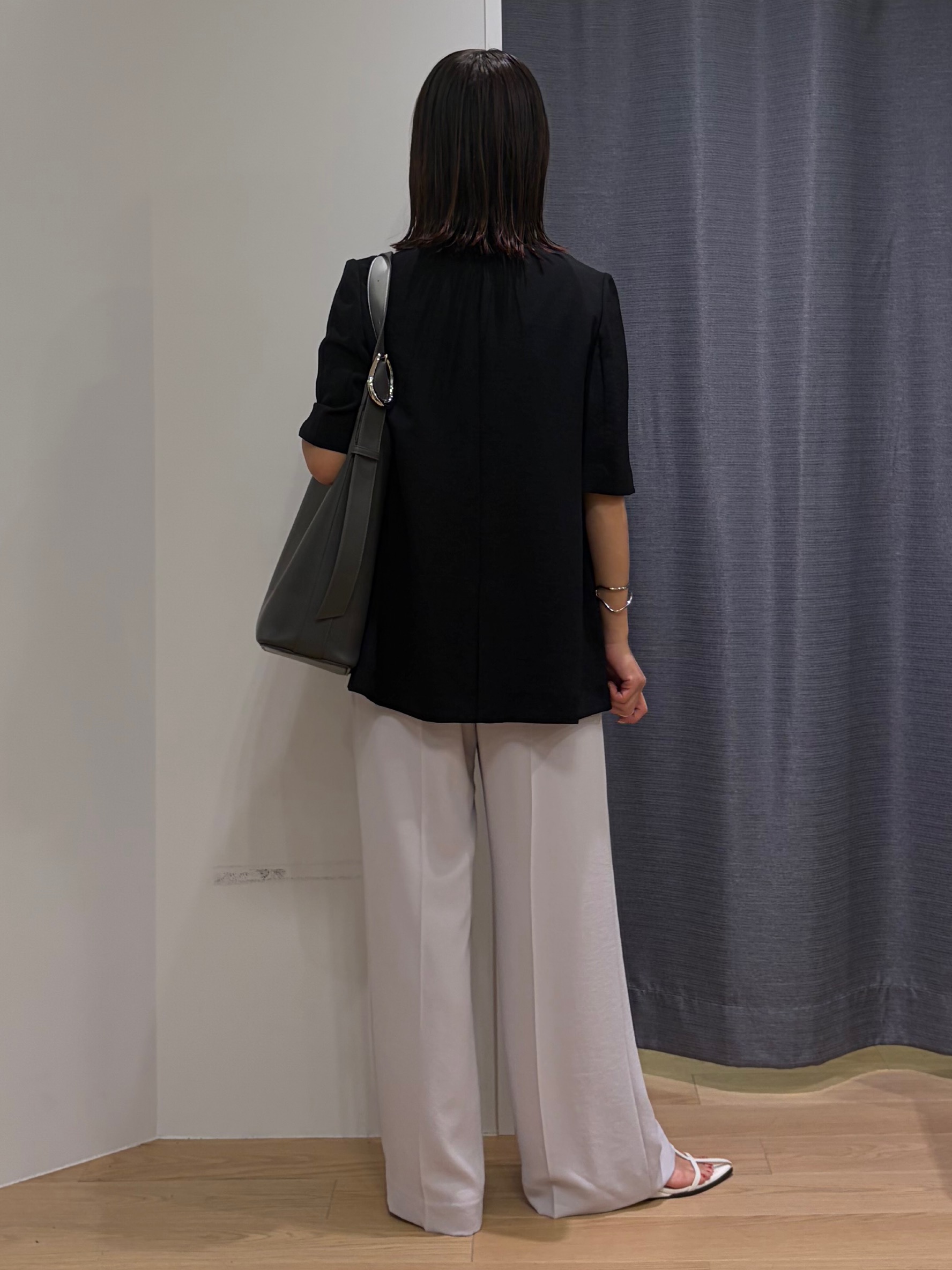 Mikoさんの「INDIVI｜【着る日傘／SETUP可能】ビスチェレイヤード風トップス」を使ったコーディネート