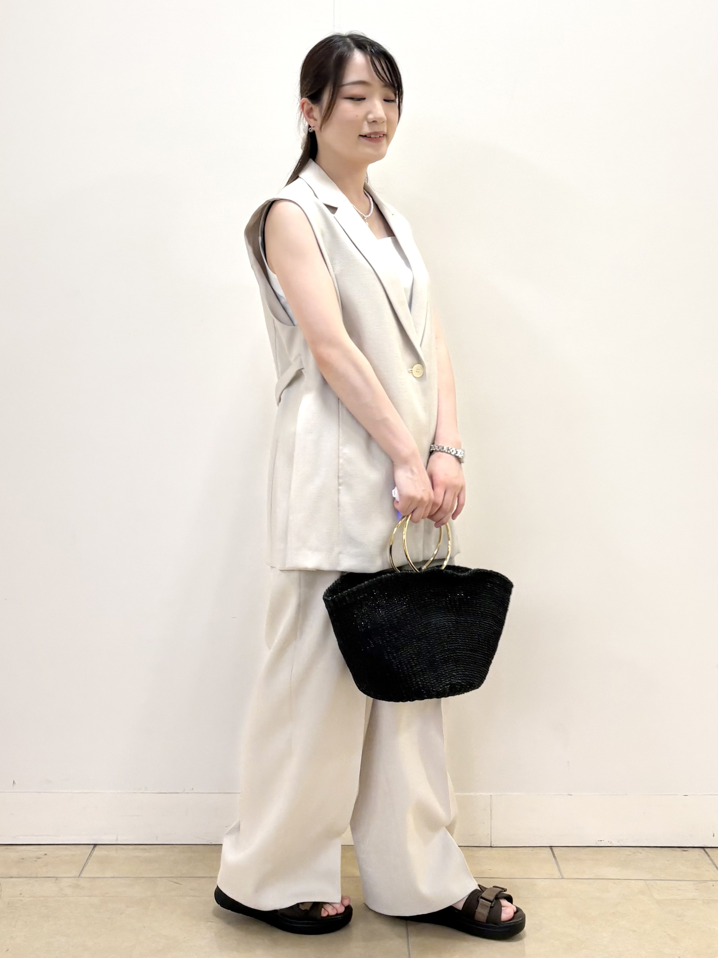 mikiさんの「Reflect｜【セットアップ可】リネンライクジレ」を使ったコーディネート