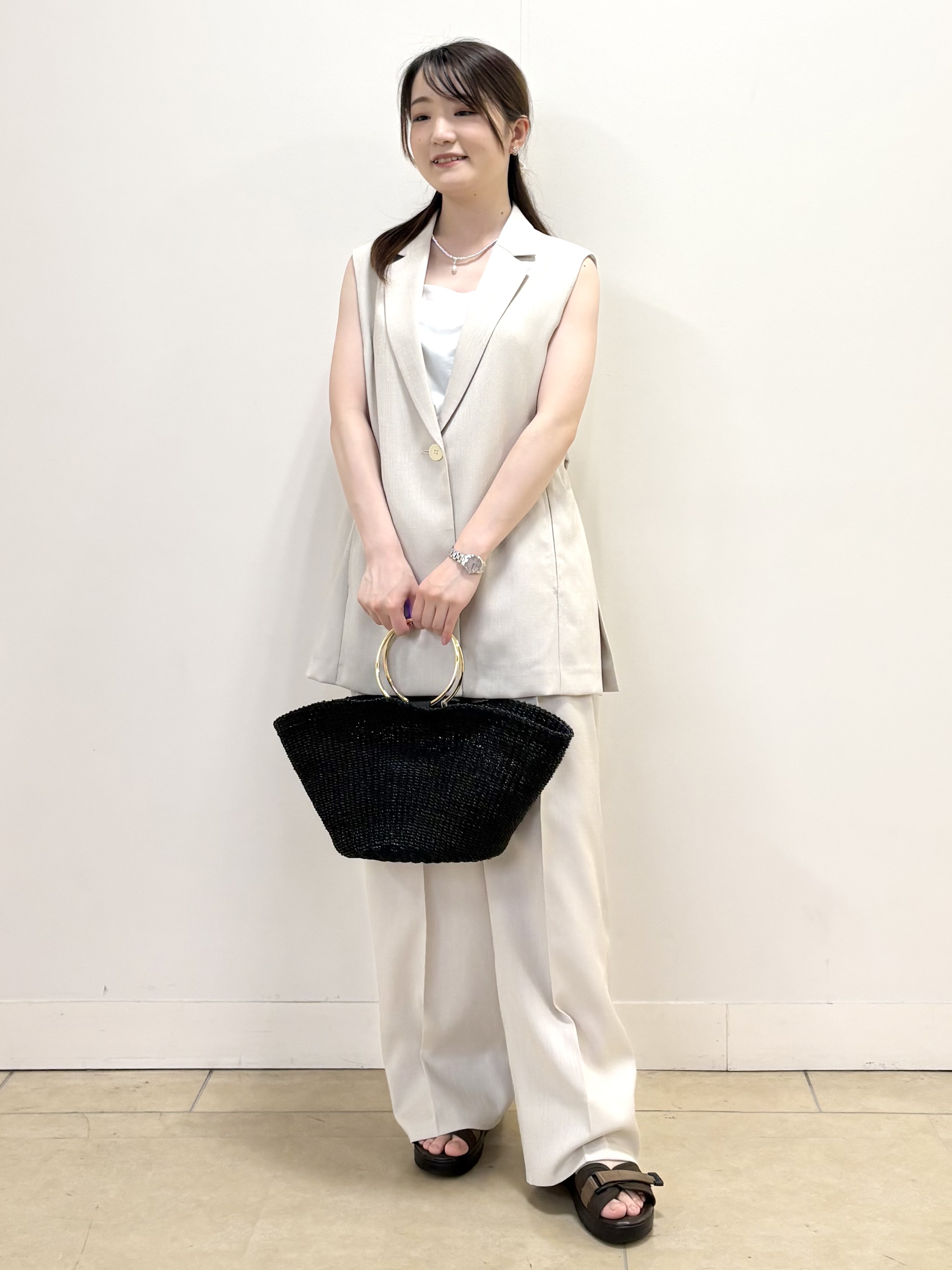 mikiさんの「Reflect｜【セットアップ可】リネンライクジレ」を使ったコーディネート