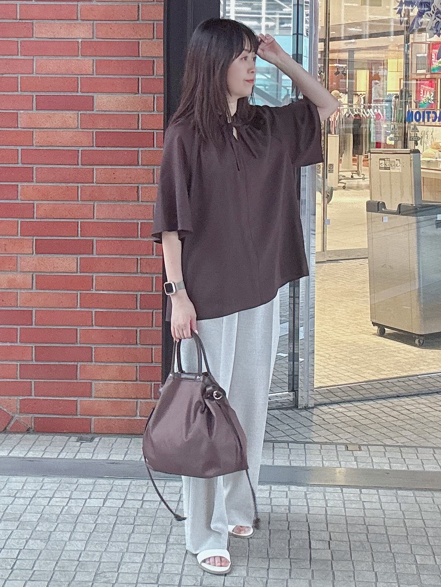 makiさんの「UNTITLED｜【シアー/首元フリル】シルキーシフォンブラウス」を使ったコーディネート