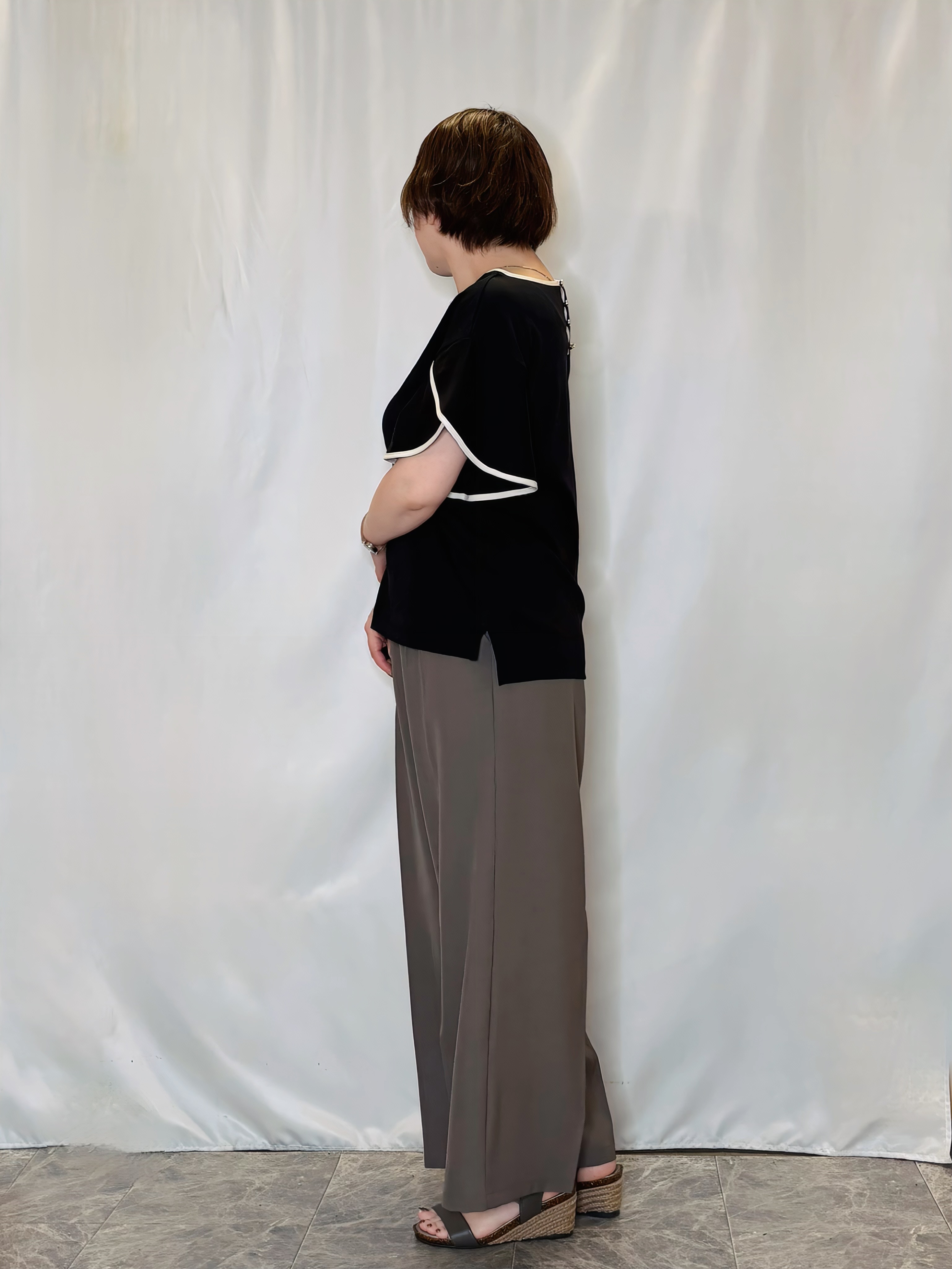 たみさんの「SHOO･LA･RUE｜【ひんやり/洗濯機可/S-LL】配色パイピング フレアスリーブトップス」を使ったコーディネート