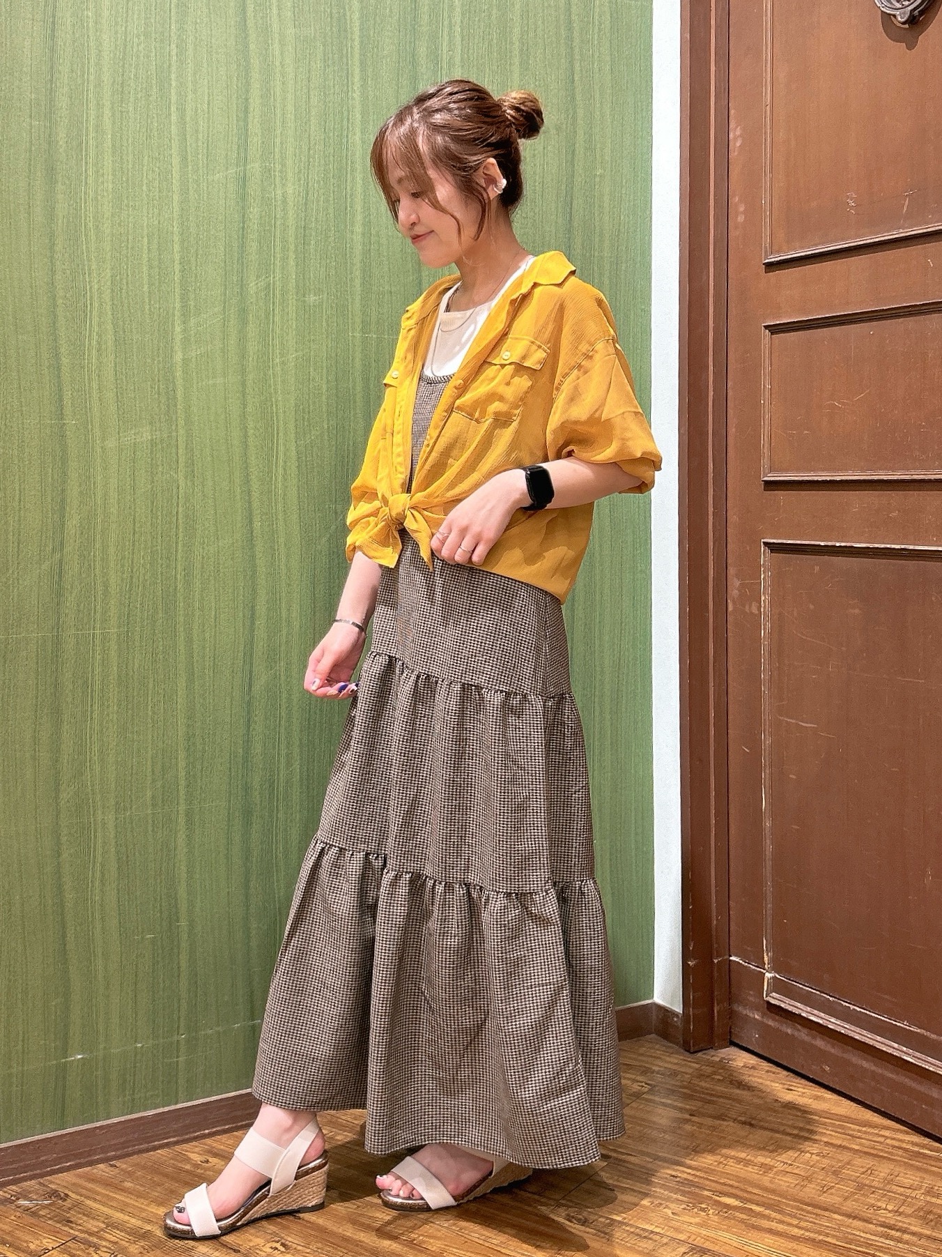 かおりさんの「SHOO･LA･RUE｜【洗濯機可】ダブルポケット 楊柳しぼしぼシアーシャツ」を使ったコーディネート
