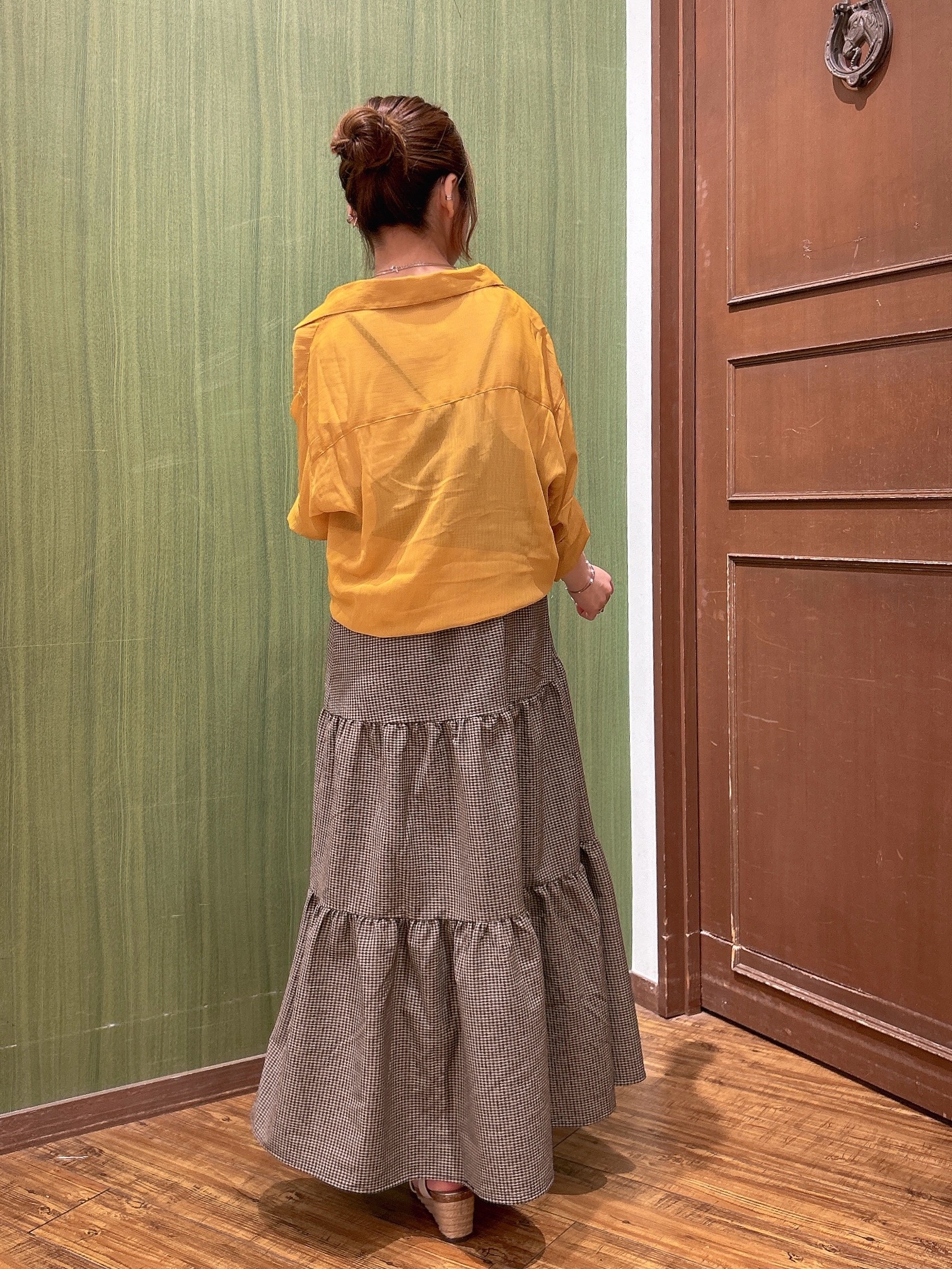 かおりさんの「SHOO･LA･RUE｜【洗濯機可】ダブルポケット 楊柳しぼしぼシアーシャツ」を使ったコーディネート