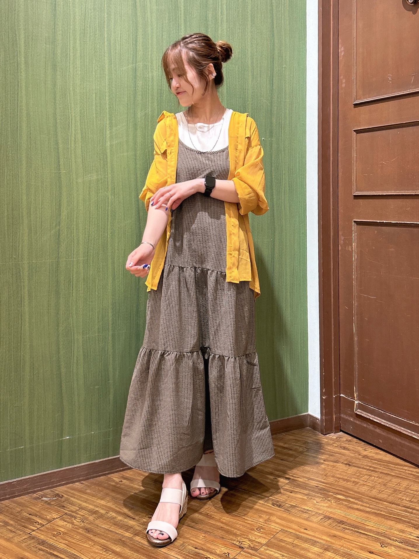 かおりさんの「SHOO･LA･RUE｜【洗濯機可】ダブルポケット 楊柳しぼしぼシアーシャツ」を使ったコーディネート