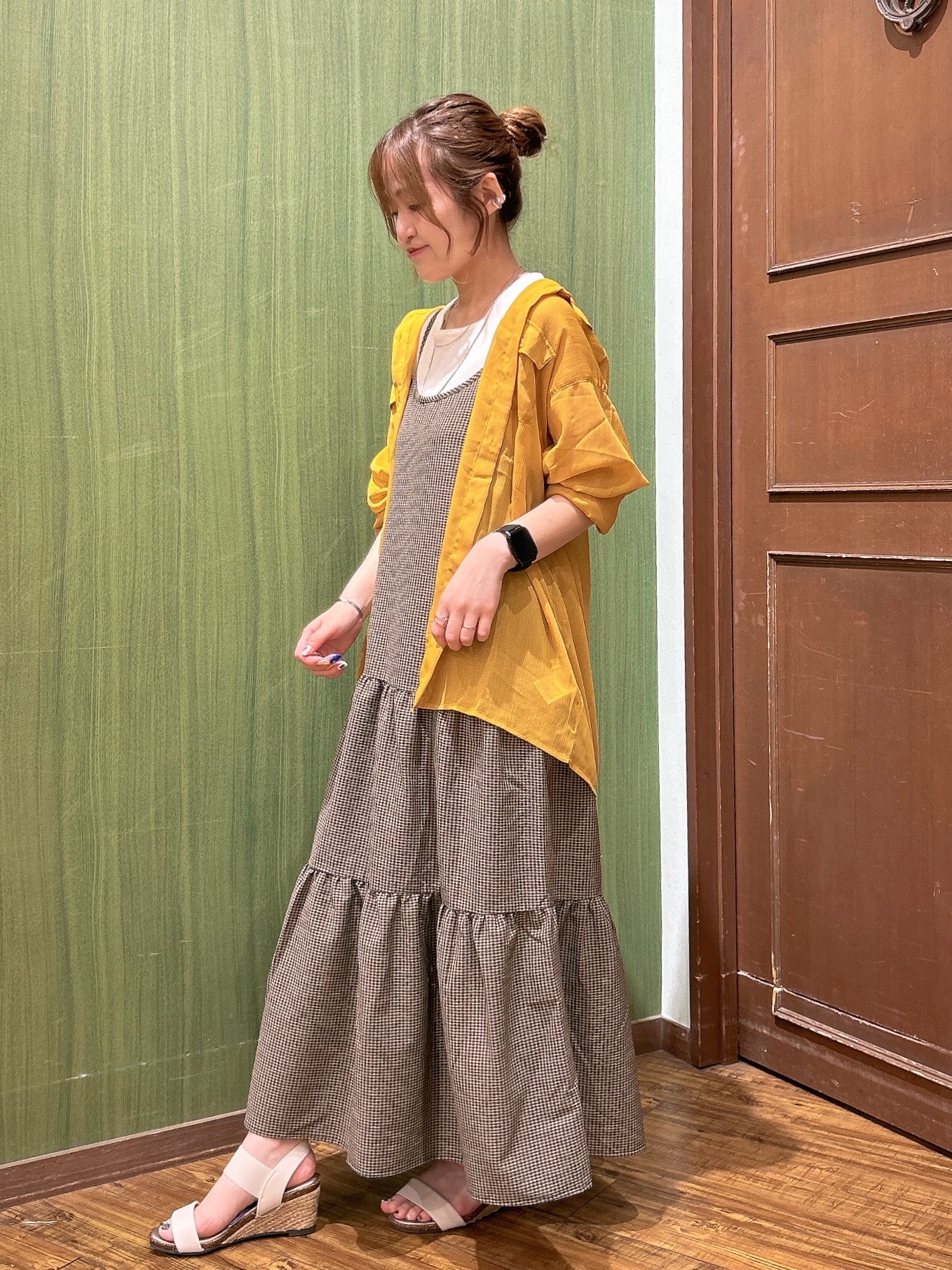 かおりさんの「SHOO･LA･RUE｜【洗濯機可】ダブルポケット 楊柳しぼしぼシアーシャツ」を使ったコーディネート