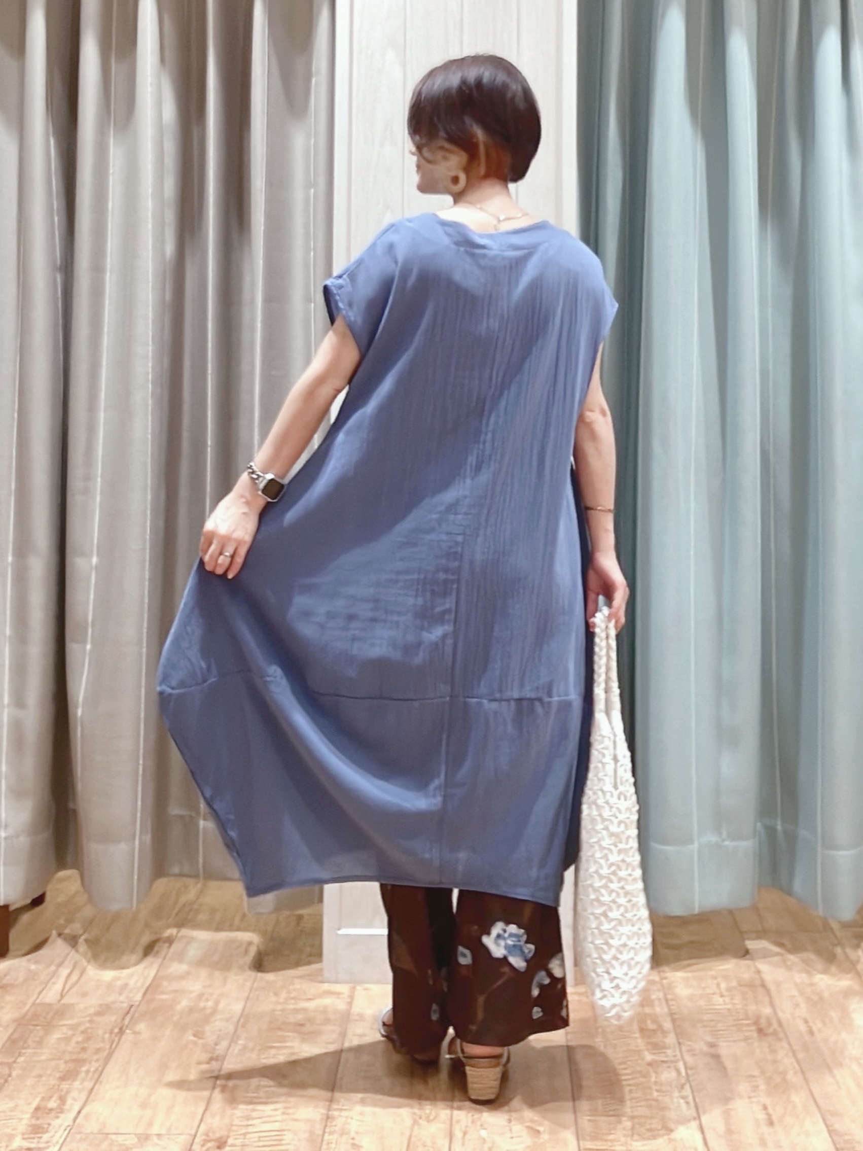 aaamiさんの「SHOO･LA･RUE｜【S-LL/洗濯機可/体型カバー】綿100％ ふんわりラインが女性らしい コクーンワンピース」を使ったコーディネート