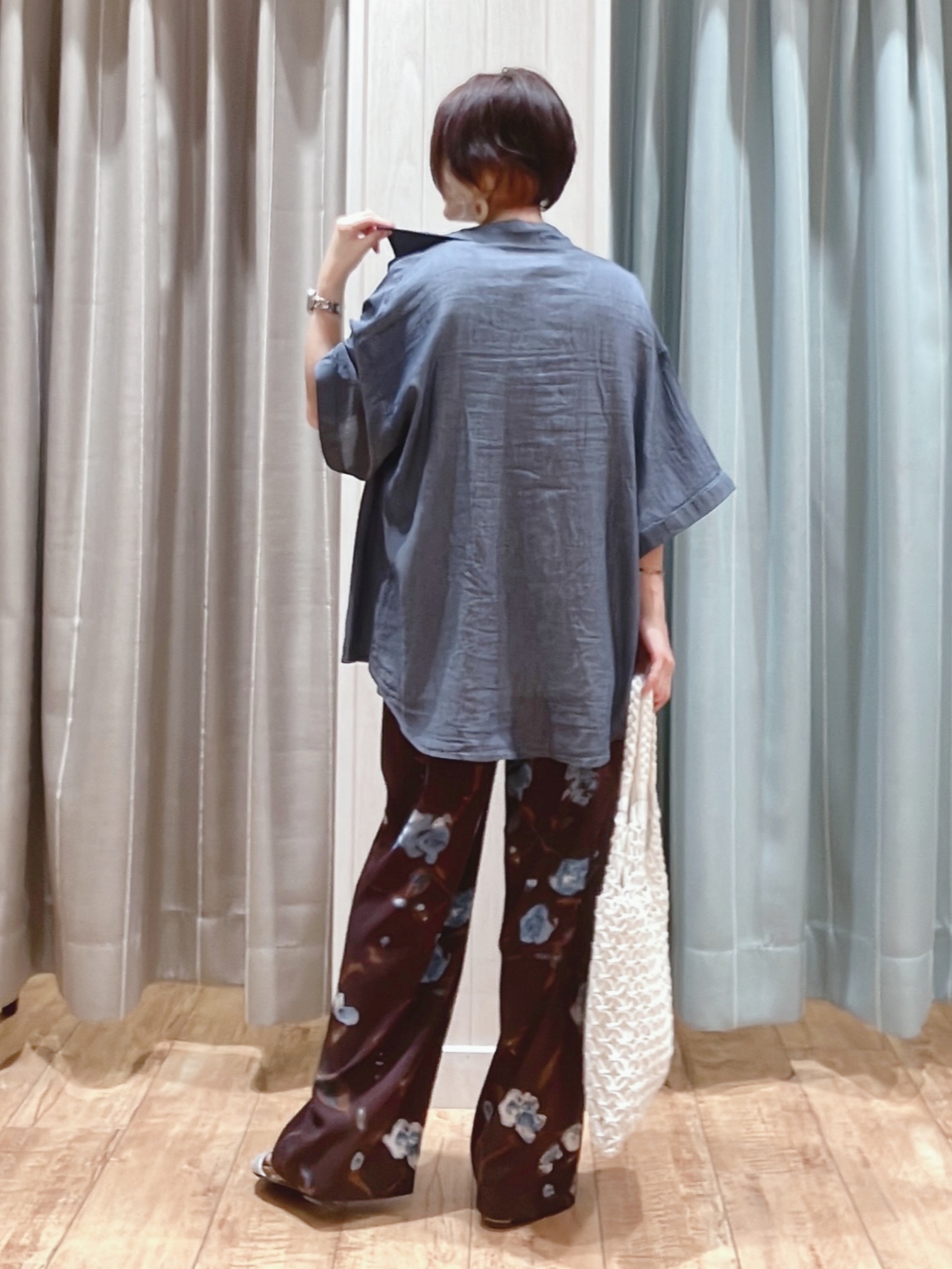aaamiさんの「SHOO･LA･RUE｜【S-LL/洗濯機可/綿100%】やわらかシアーデニム 5分袖ポケットシャツ」を使ったコーディネート