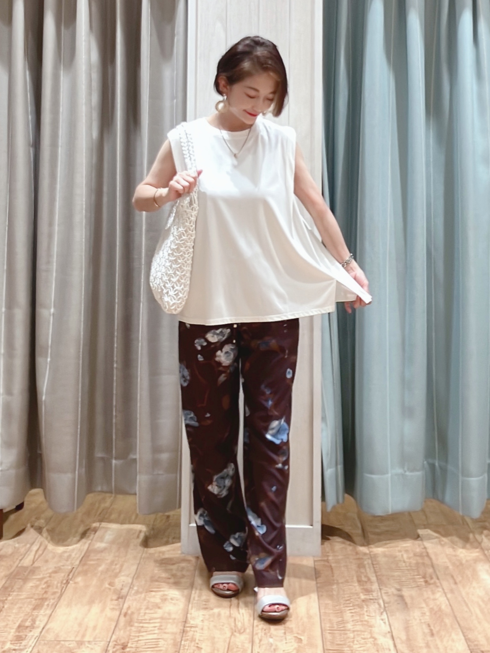 aaamiさんの「SHOO･LA･RUE｜【S-LL/洗濯機可/綿100%】やわらかシアーデニム 5分袖ポケットシャツ」を使ったコーディネート