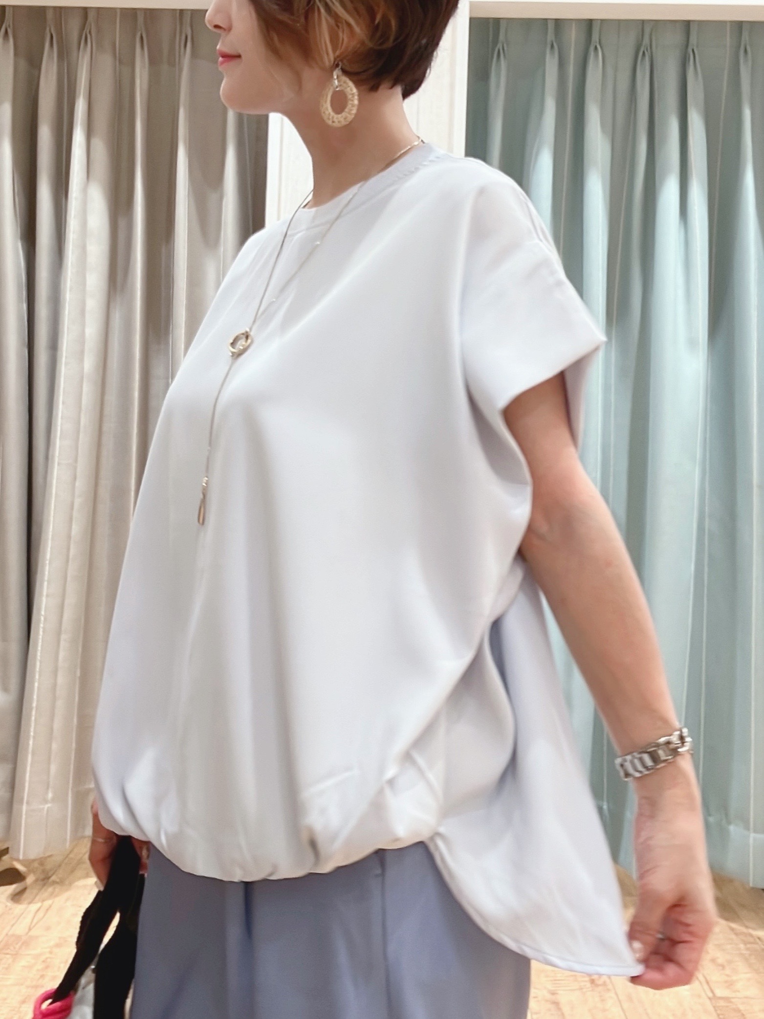 aaamiさんの「SHOO･LA･RUE｜【洗濯機可/体型カバー】インしてる風 ふんわり裾バルーントップス」を使ったコーディネート