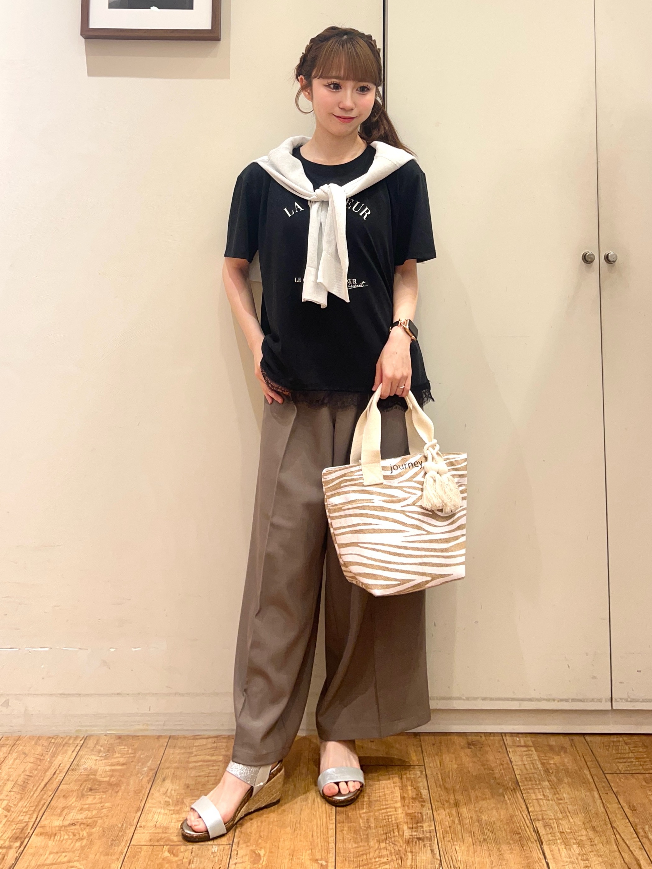AIRIさんの「SHOO･LA･RUE｜【さらり快適/洗濯機可/S-LL】シアーラメカーディガン」を使ったコーディネート