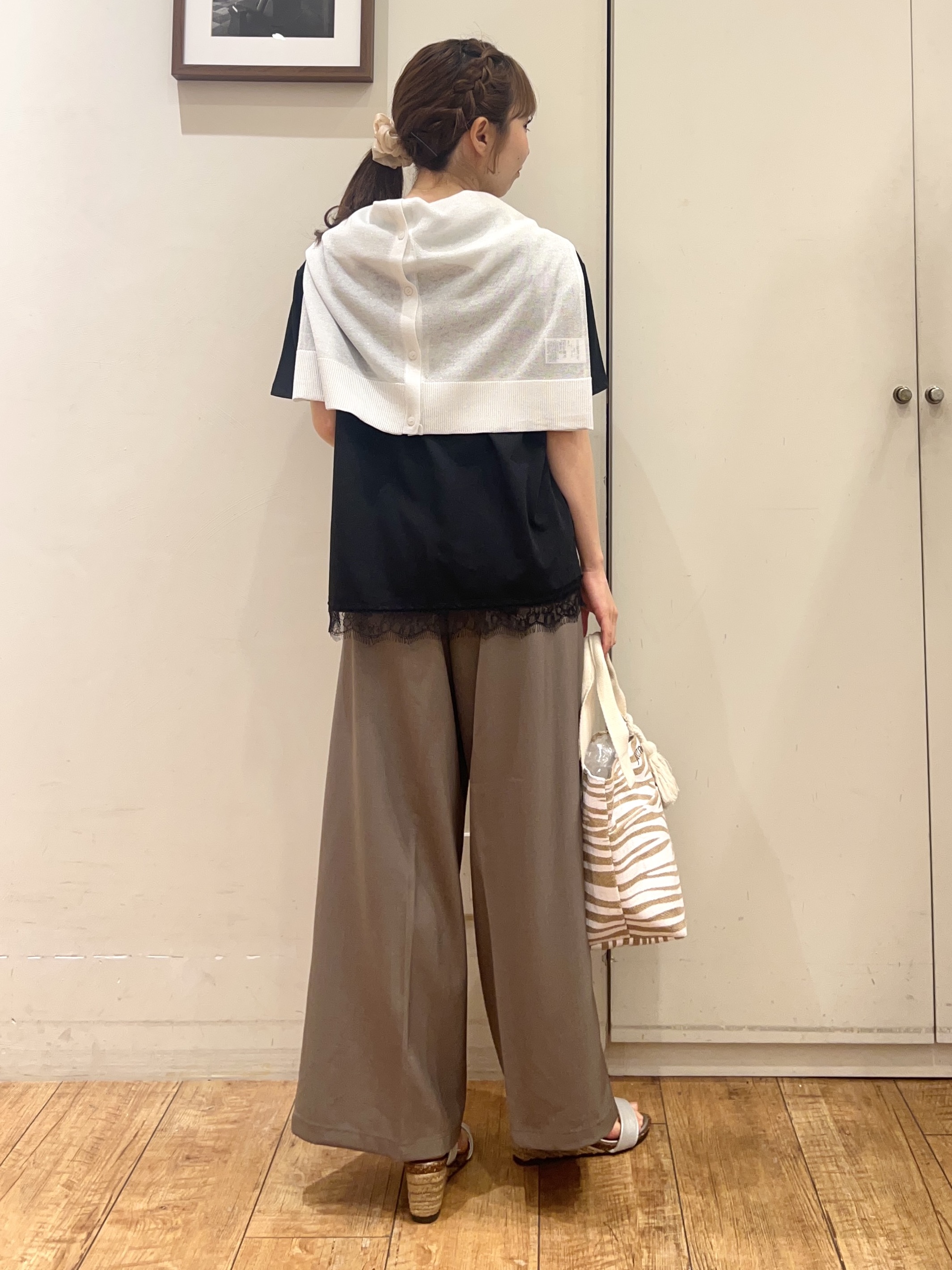AIRIさんの「SHOO･LA･RUE｜【さらり快適/洗濯機可/S-LL】シアーラメカーディガン」を使ったコーディネート