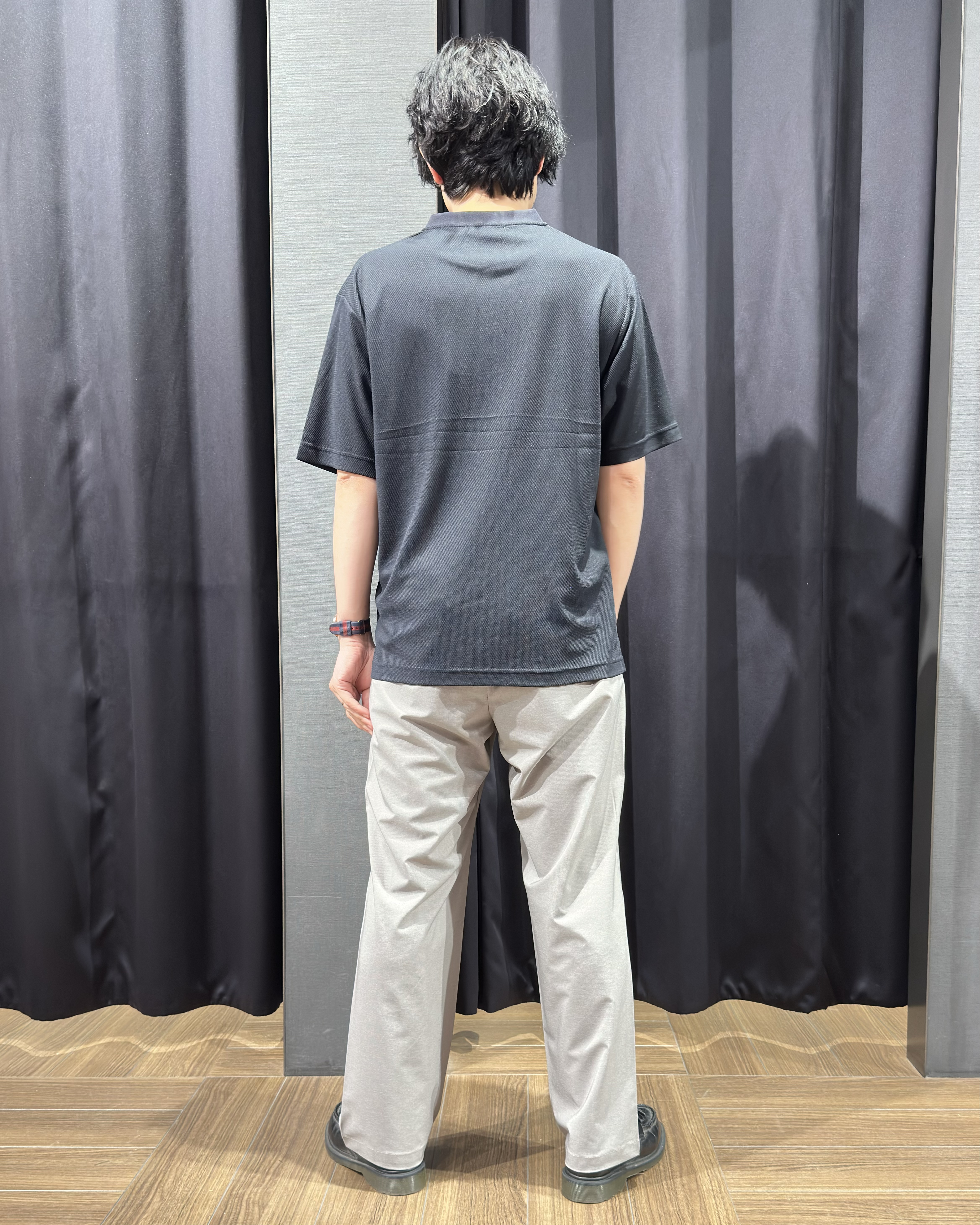 tomoyaさんの「THE SHOP TK｜【サラッと軽い着心地に。】BO-NO HENLEY TEE/ボーノヘンリーネック Tシャツ　吸水速乾」を使ったコーディネート