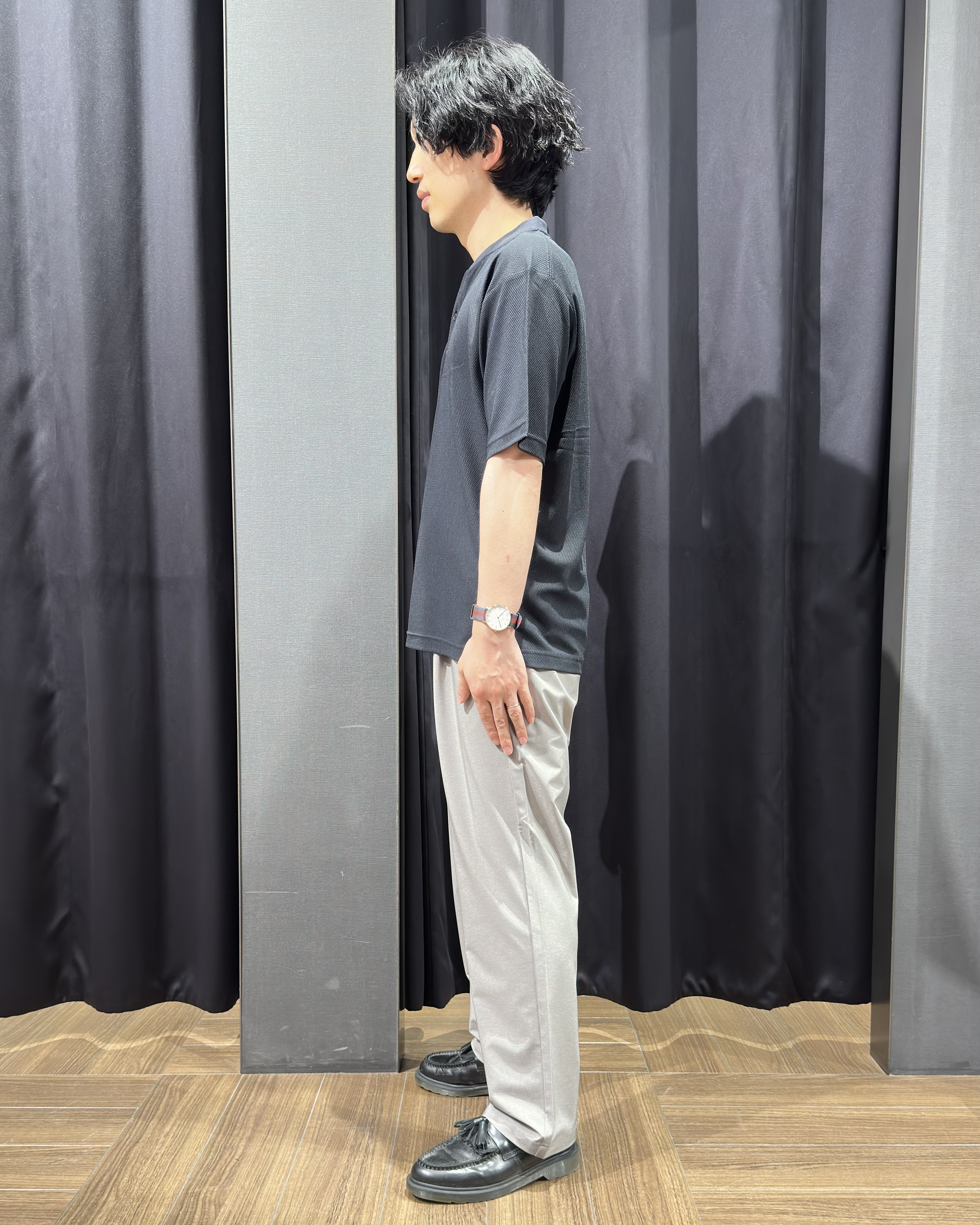 tomoyaさんの「THE SHOP TK｜【サラッと軽い着心地に。】BO-NO HENLEY TEE/ボーノヘンリーネック Tシャツ　吸水速乾」を使ったコーディネート