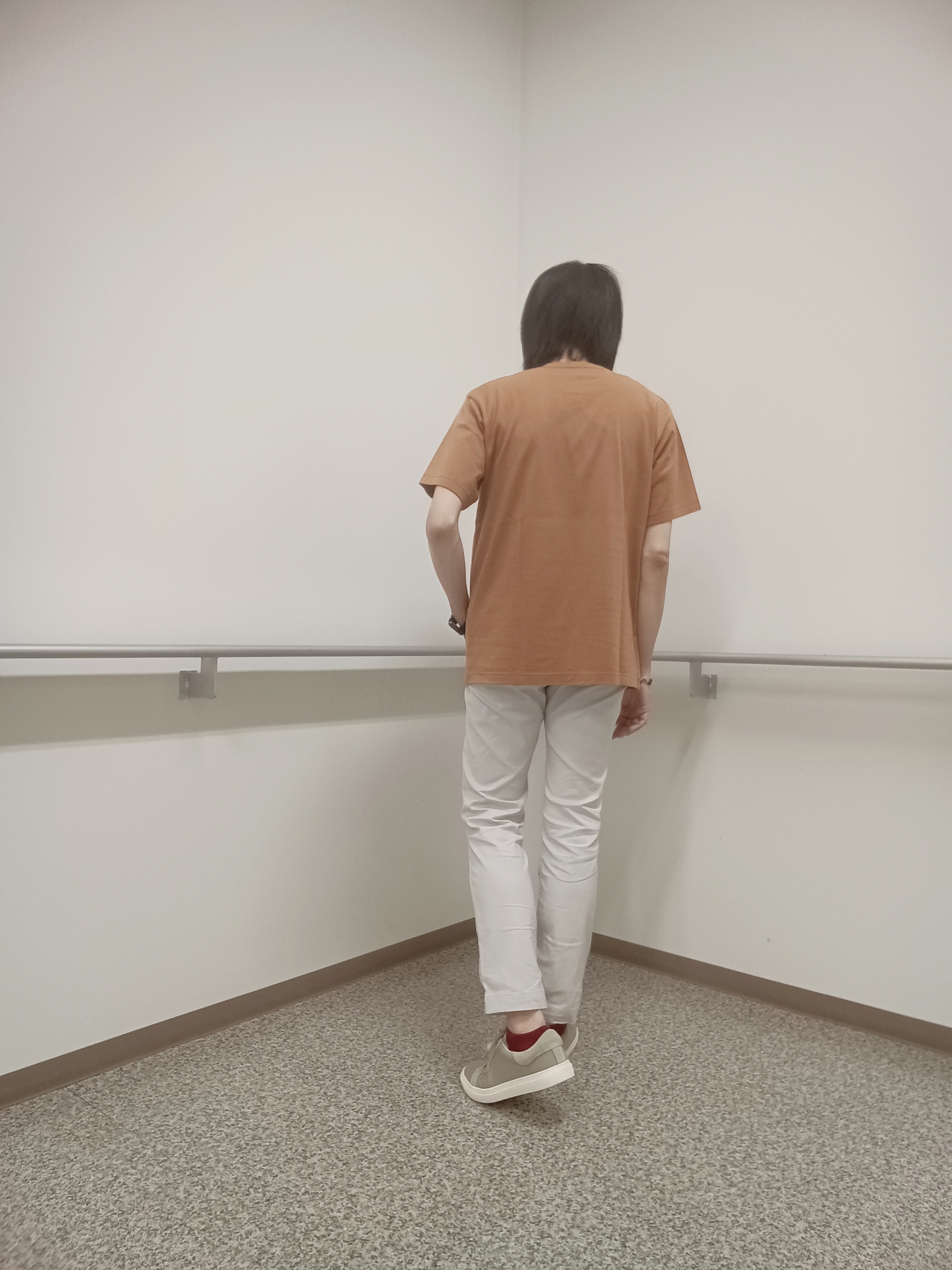 moritaさんの「TAKEO KIKUCHI｜リップル小花シャツ」を使ったコーディネート