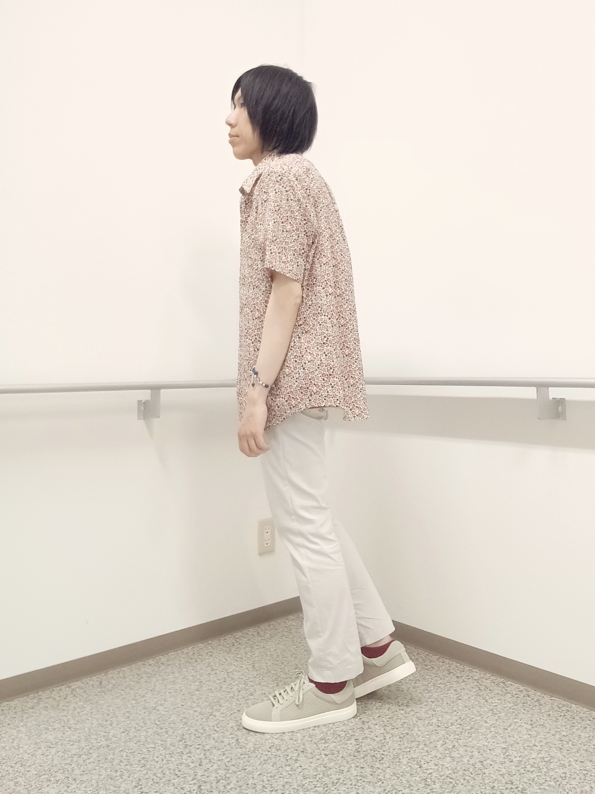 moritaさんの「TAKEO KIKUCHI｜リップル小花シャツ」を使ったコーディネート