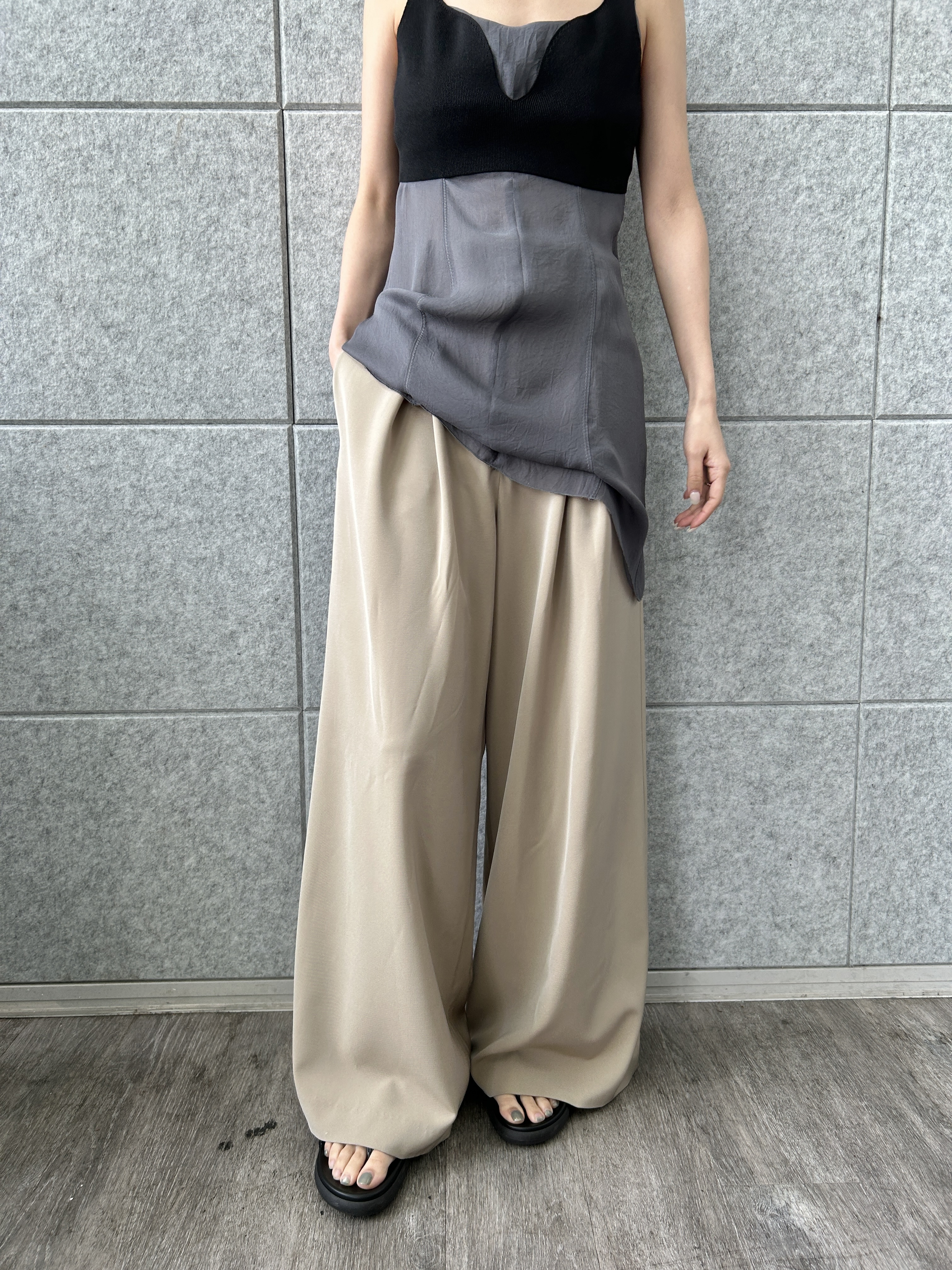 harunaさんの「CODE A｜zip wide pants」を使ったコーディネート