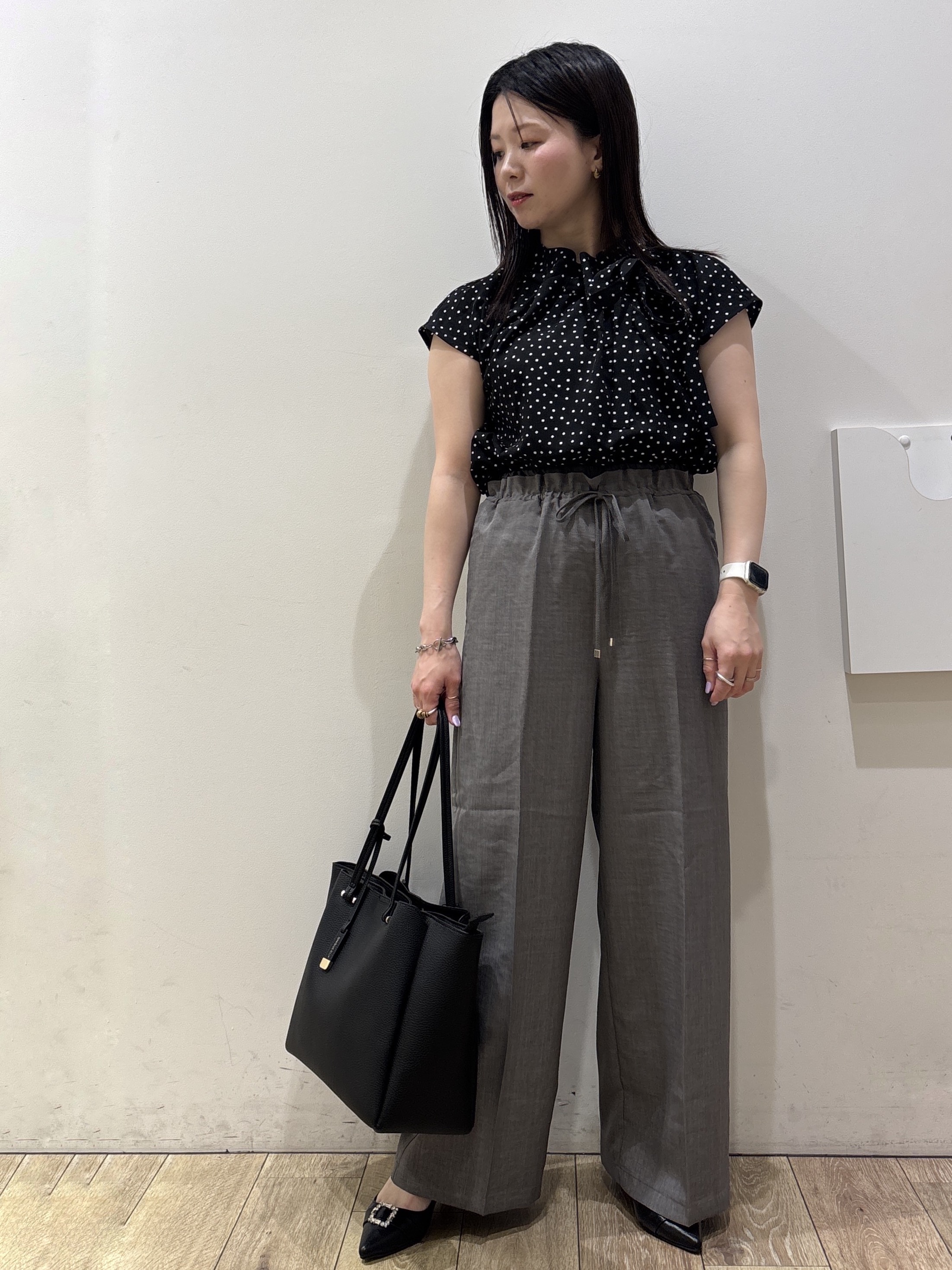 mameさんの「index｜ドットボウタイブラウス【洗濯機OK】」を使ったコーディネート