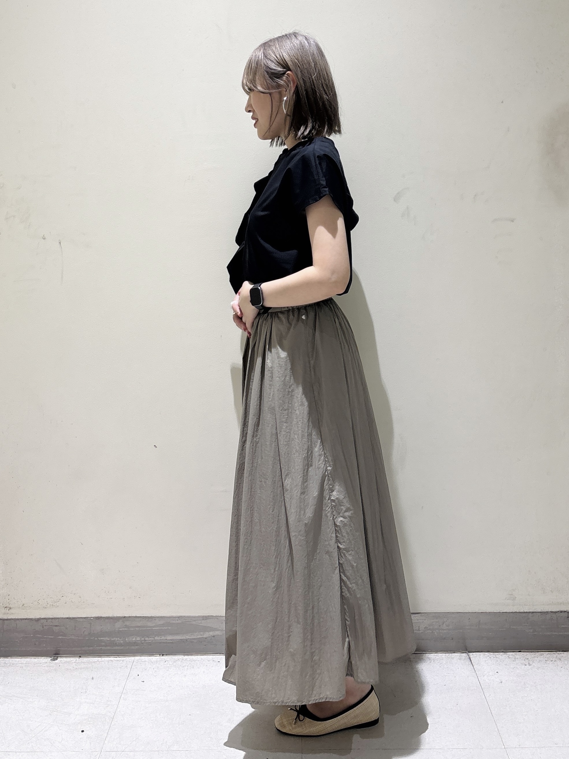 みきちぃさんの「OPAQUE.CLIP｜【UVケア／接触冷感】アシメフリルドッキングカットソー《洗濯機OK》」を使ったコーディネート