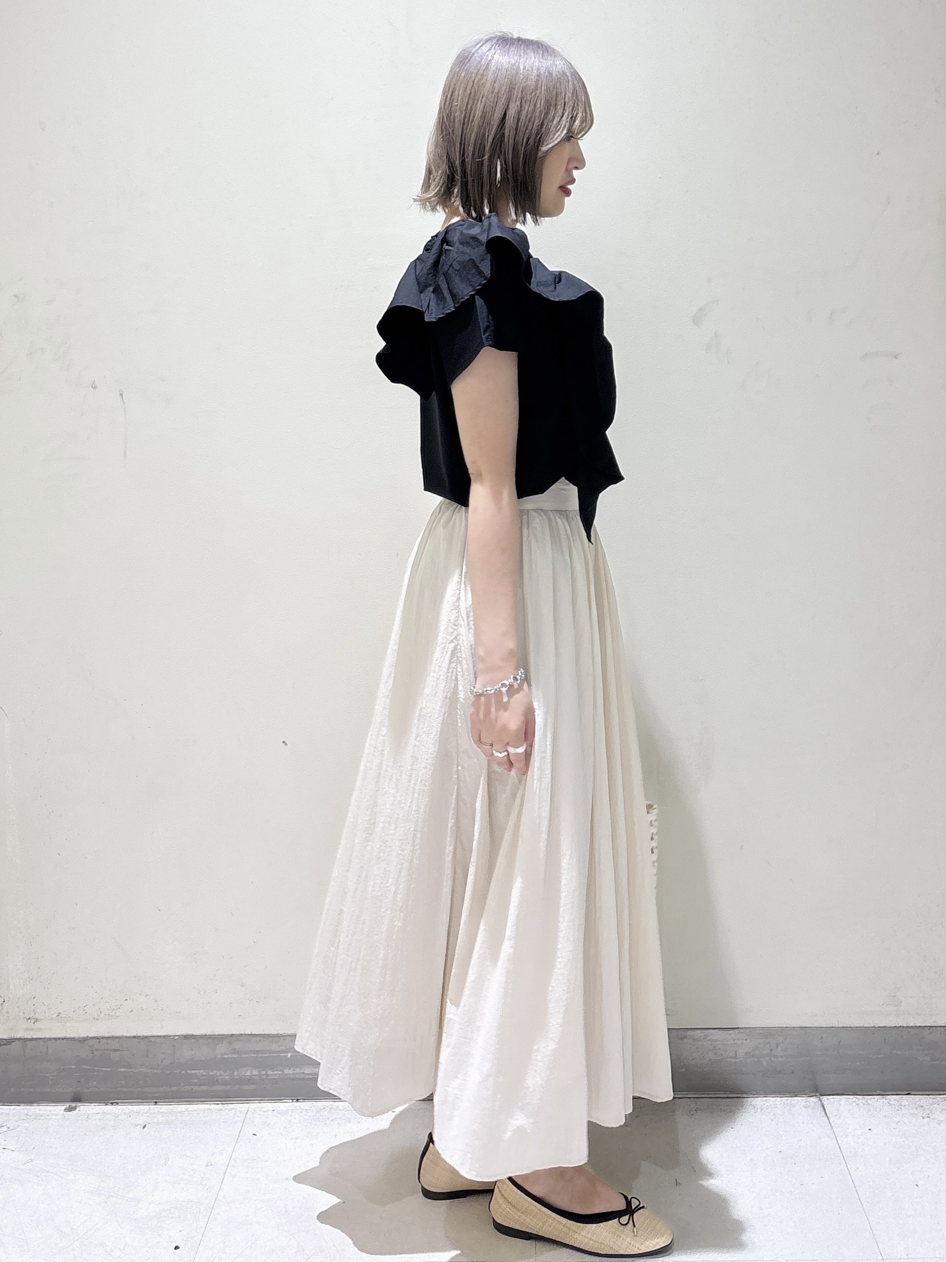 みきちぃさんの「OPAQUE.CLIP｜【UVケア／接触冷感】アシメフリルドッキングカットソー《洗濯機OK》」を使ったコーディネート