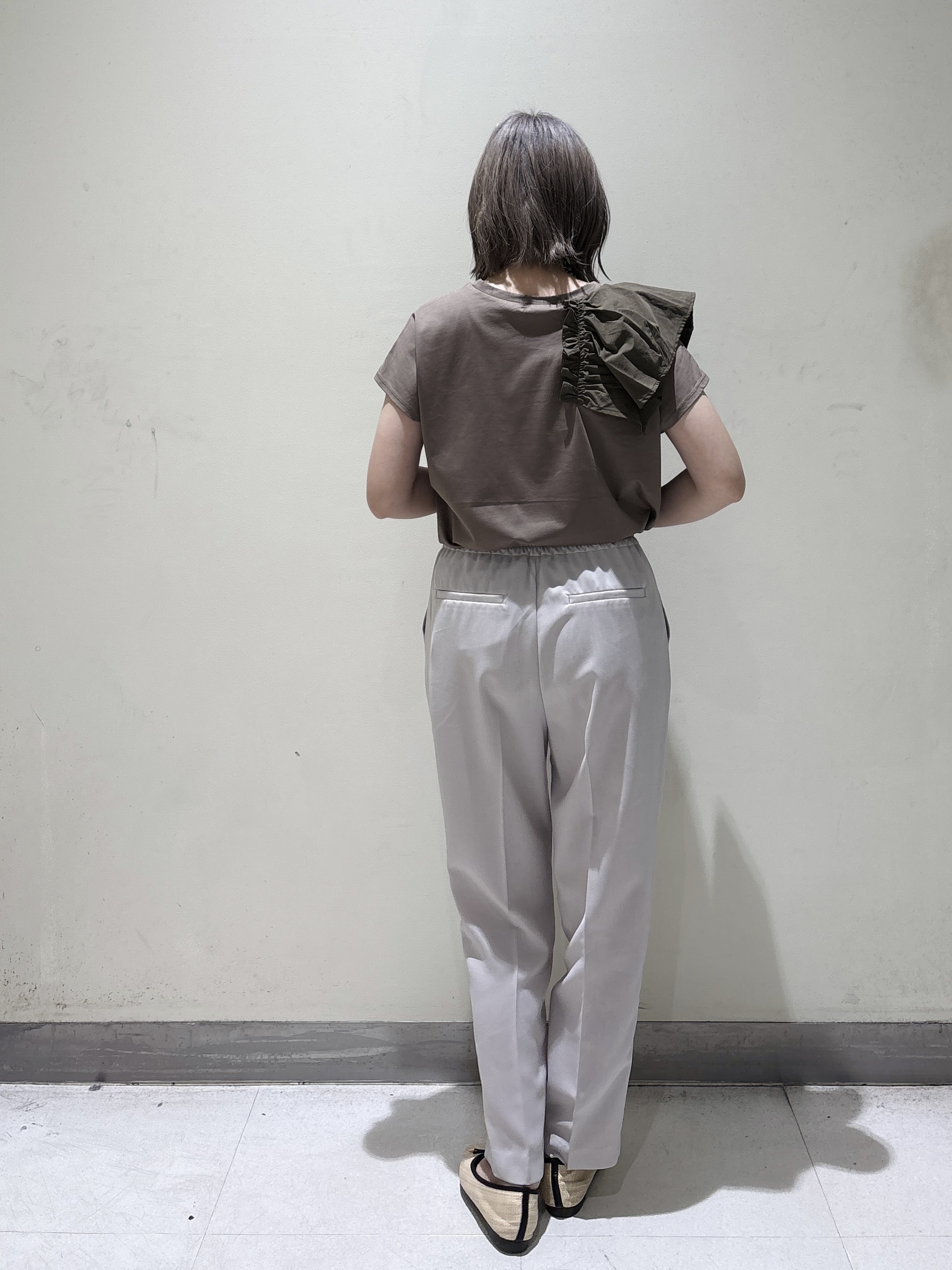 みきちぃさんの「OPAQUE.CLIP｜【UVケア／接触冷感】アシメフリルドッキングカットソー《洗濯機OK》」を使ったコーディネート