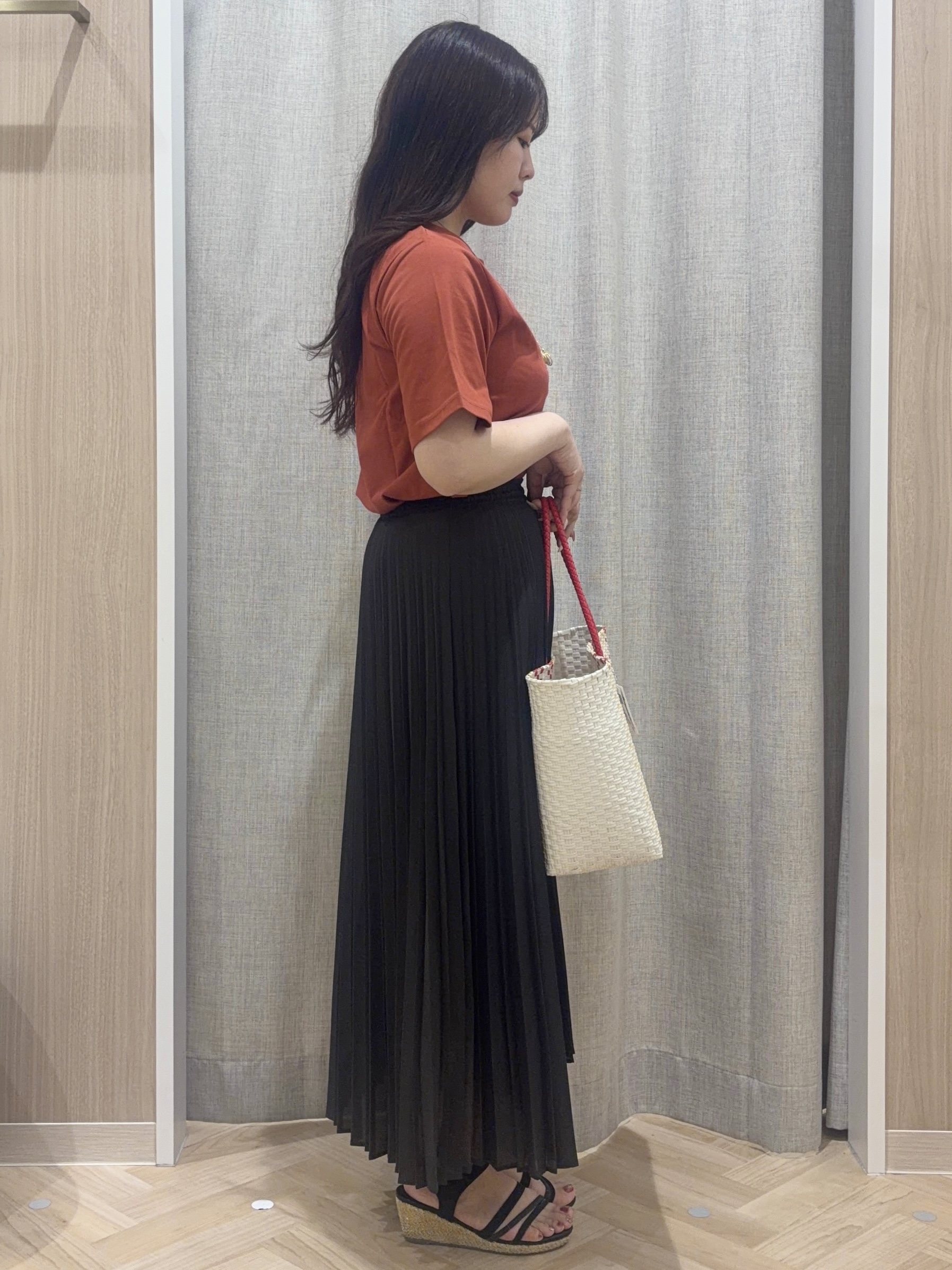 minamiさんの「grove｜【吸水速乾・UVカット・接触冷感・マシンウォッシャブル】ベーシックMIXロゴプリントT」を使ったコーディネート