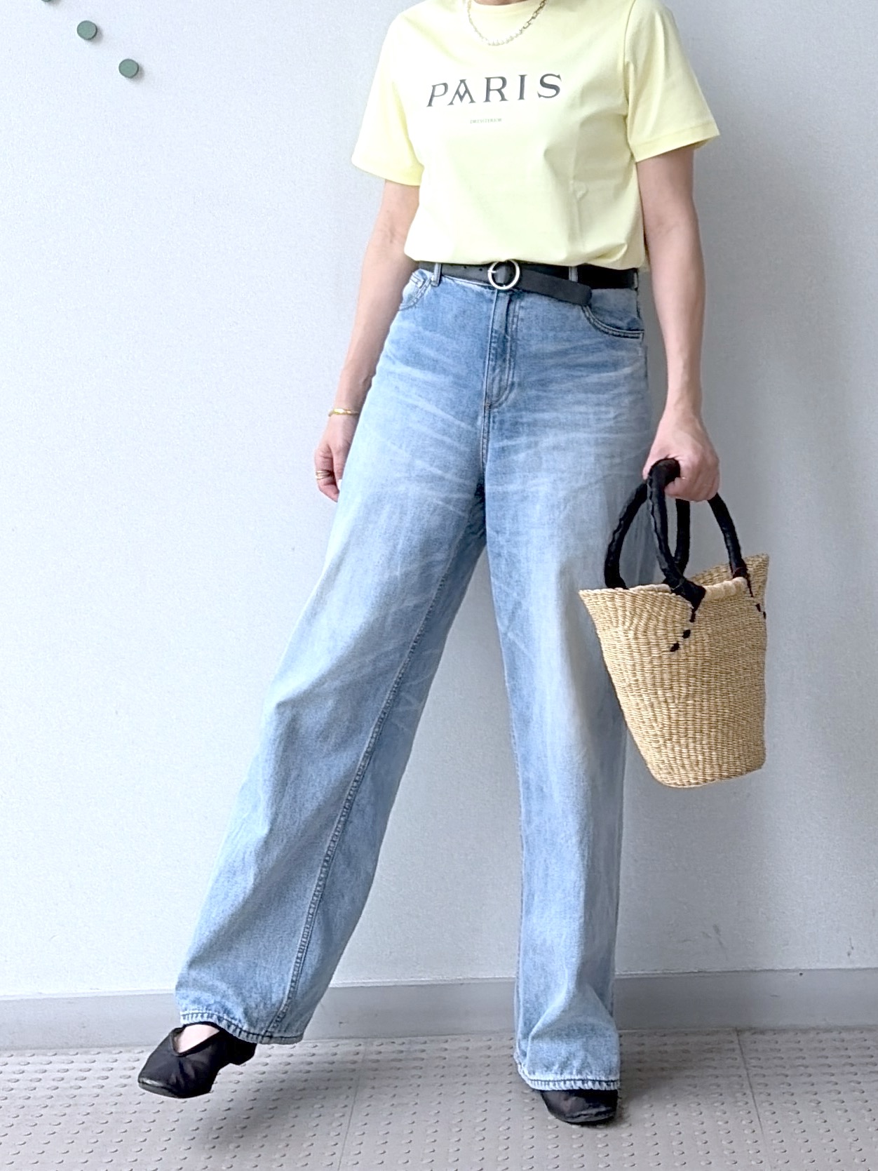 yoshikadoさんの「DRESSTERIOR｜【接触冷感／抗菌防臭／消臭】アイスクリアコットン PARIS Tシャツ」を使ったコーディネート