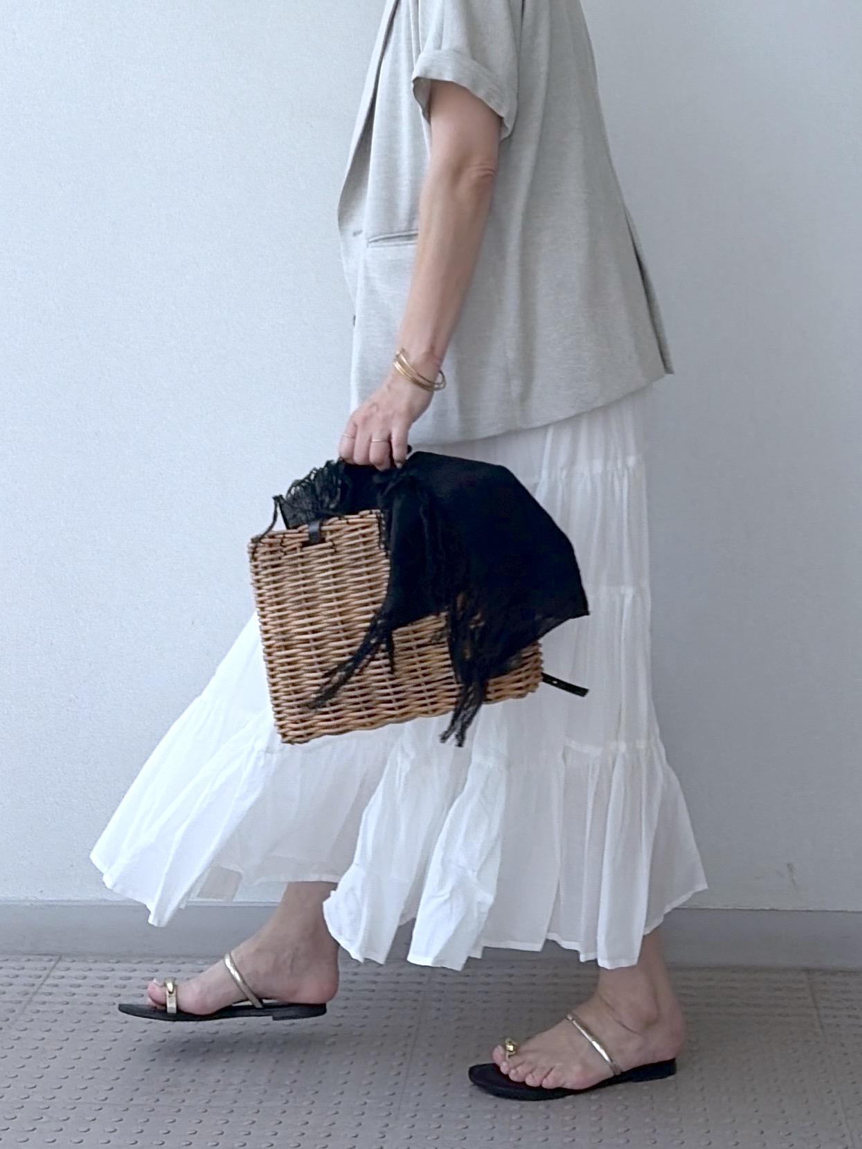yoshikadoさんの「DRESSTERIOR｜【再入荷】コットンボイルティアードスカート」を使ったコーディネート