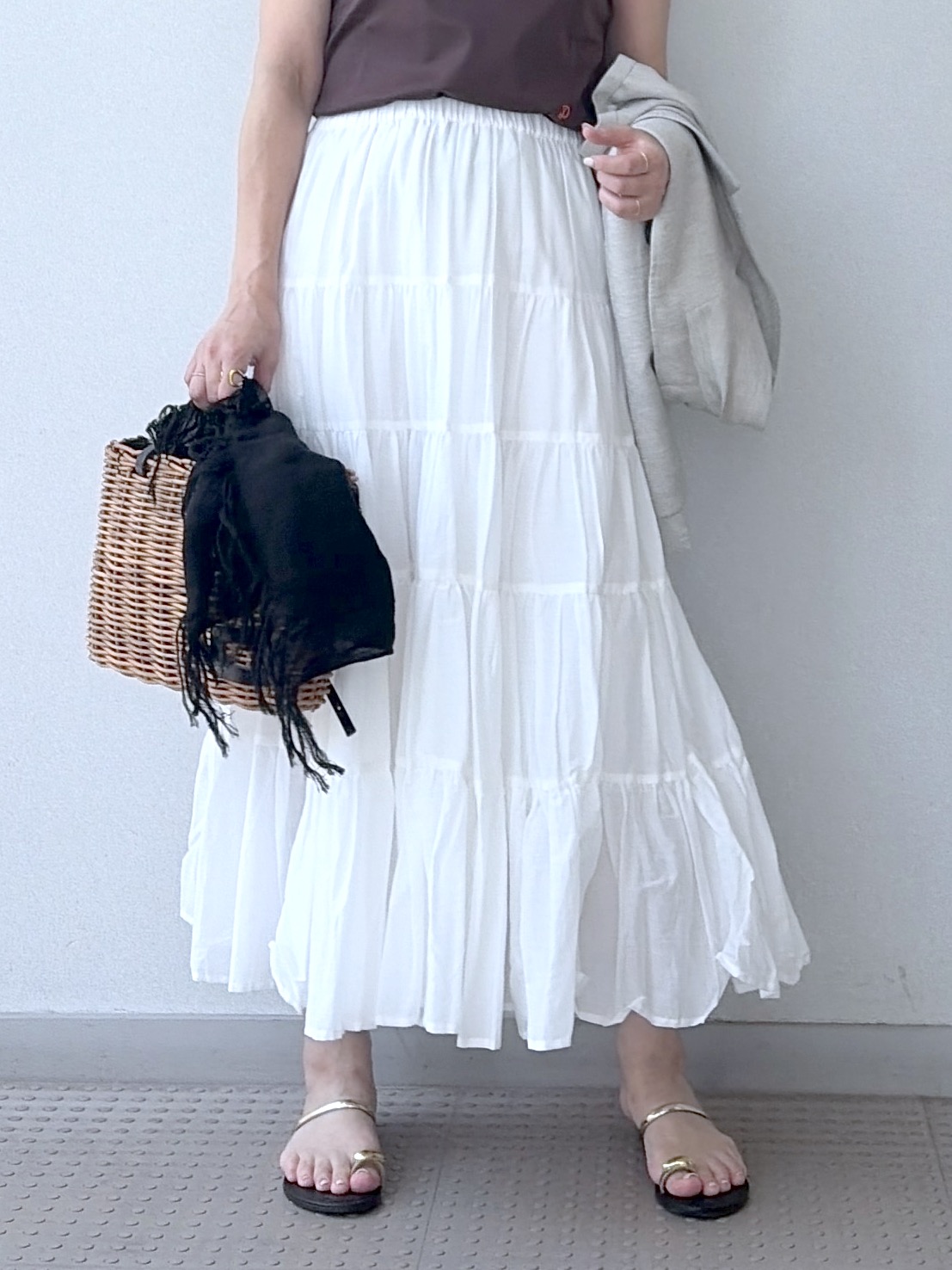 yoshikadoさんの「DRESSTERIOR｜【再入荷】コットンボイルティアードスカート」を使ったコーディネート