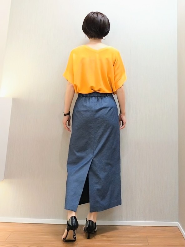 ミズタさんの「UNTITLED｜【11色展開/体型カバー】前後2WAYフレンチスリーブニット」を使ったコーディネート