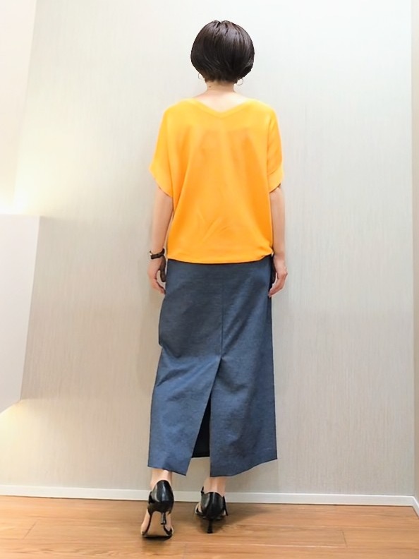 ミズタさんの「UNTITLED｜【11色展開/体型カバー】前後2WAYフレンチスリーブニット」を使ったコーディネート