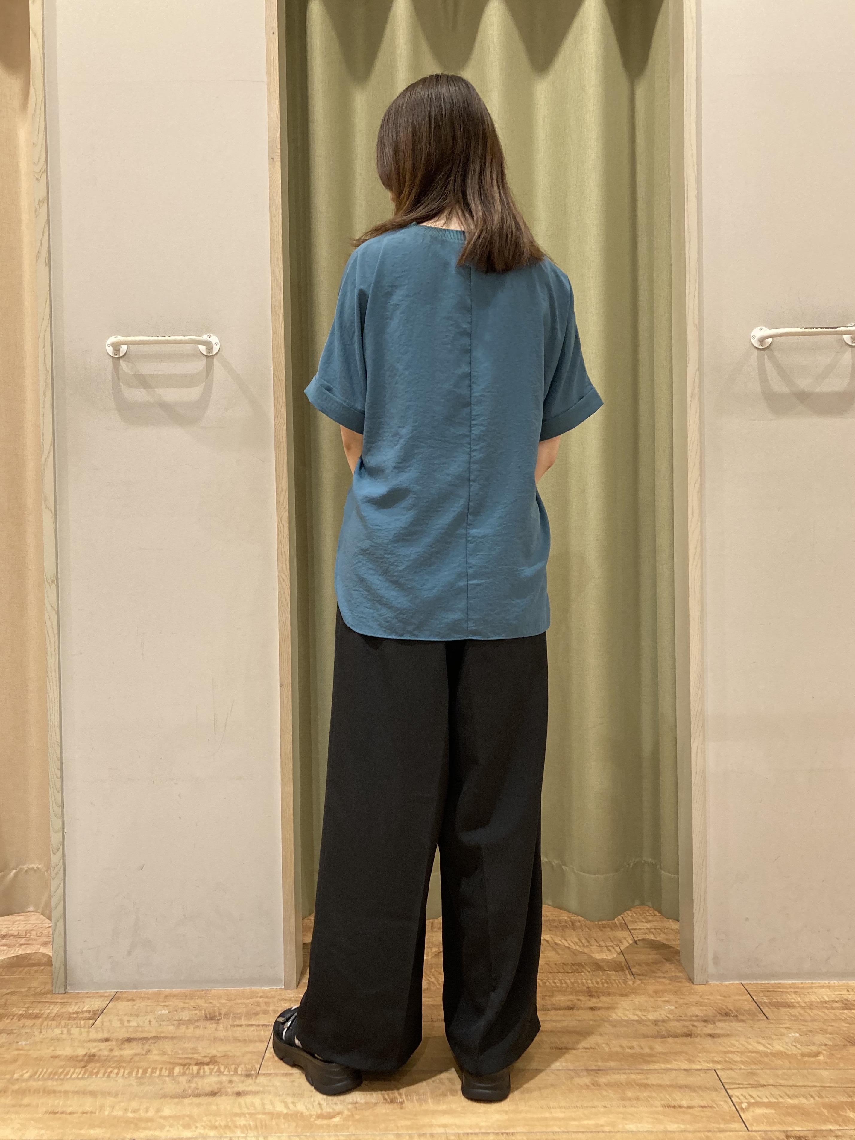 hashiさんの「SHOO･LA･RUE｜【着丈選べる/ひんやり/体型カバー】洗濯後しわになりにくい さらさらドルマンブラウス」を使ったコーディネート
