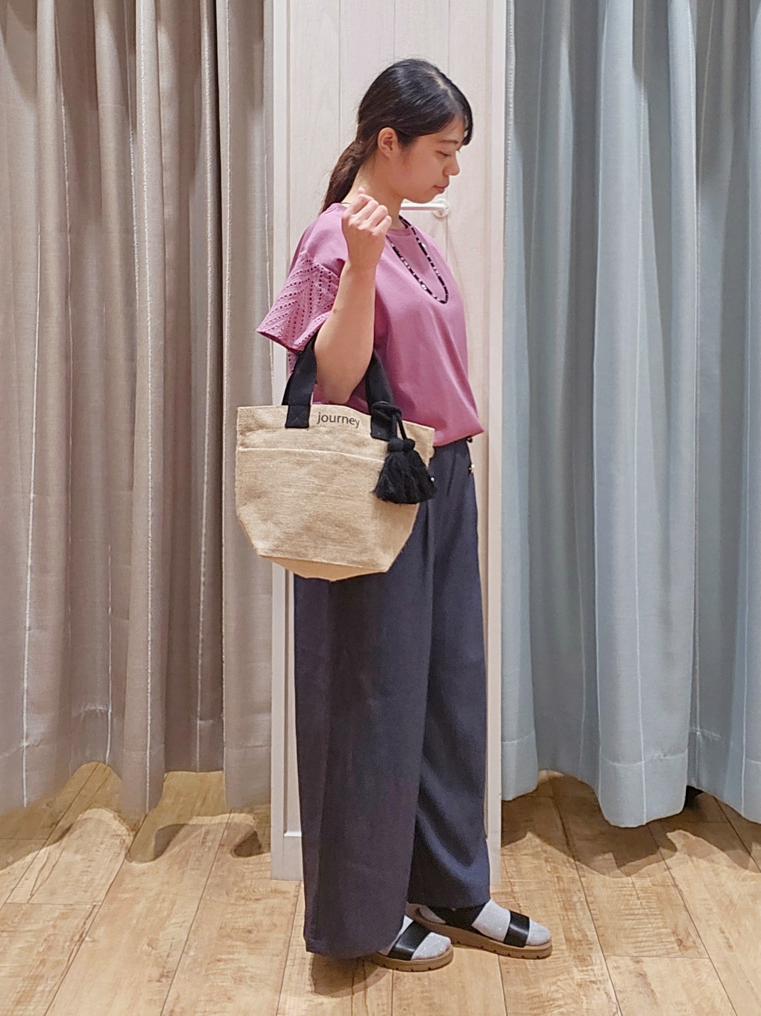 miyaさんの「SHOO･LA･RUE｜【汗じみ防止/ひんやり/S-LL】レースが華やか お袖フレアTシャツ」を使ったコーディネート