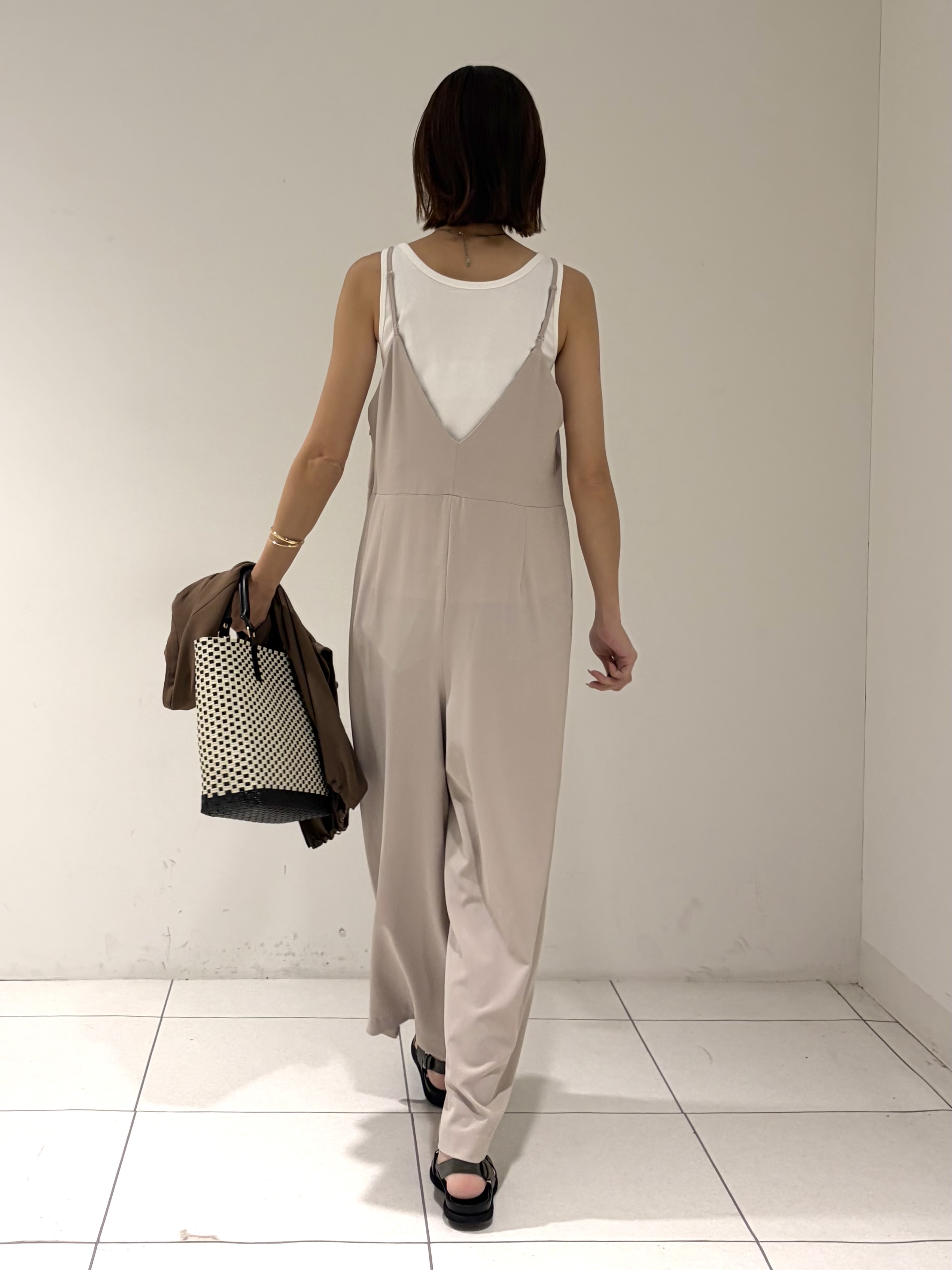 shioriさんの「INDIVI｜【着る日傘】ドルマンフォルムブルゾン」を使ったコーディネート
