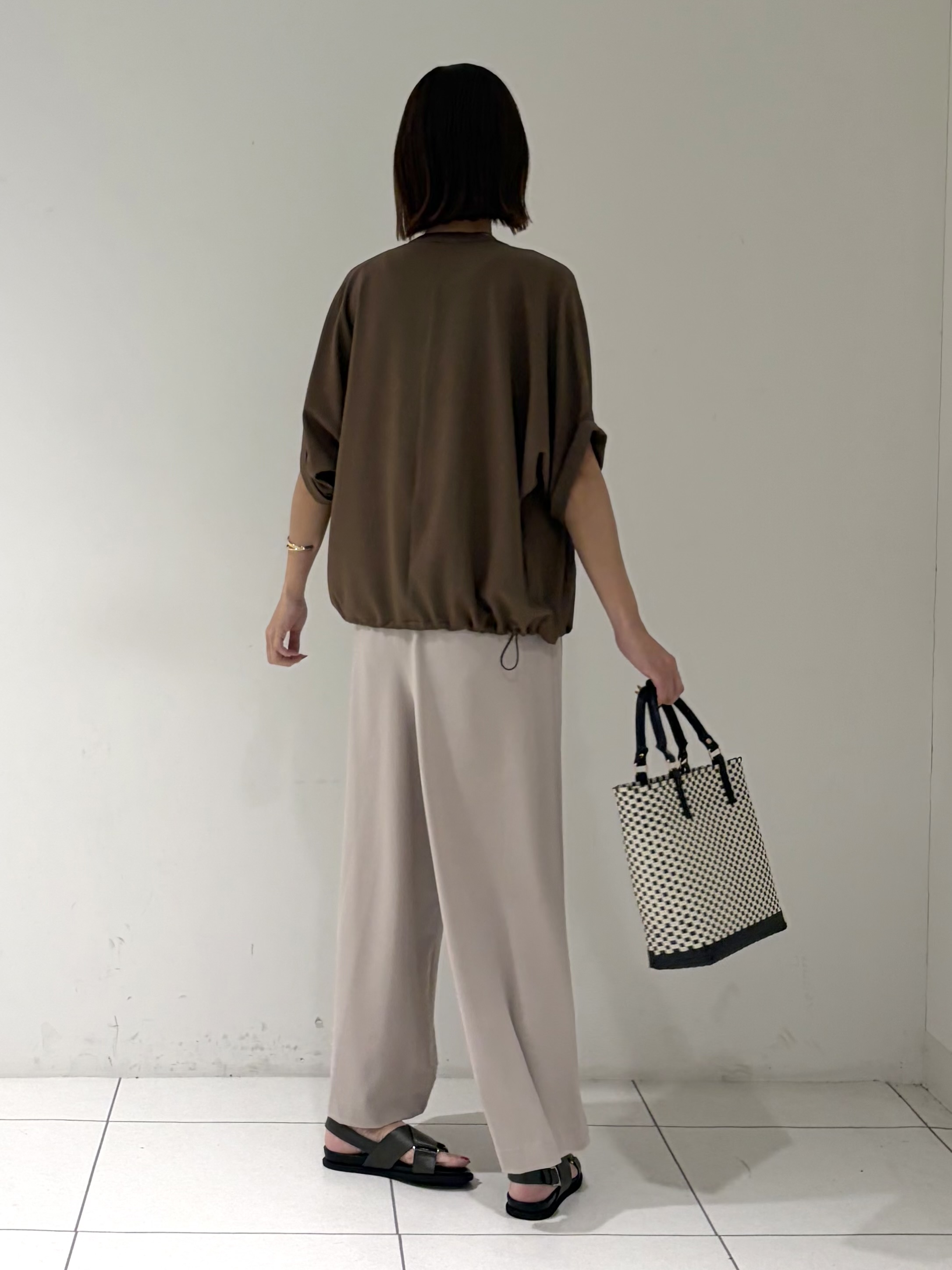 shioriさんの「INDIVI｜【着る日傘】ドルマンフォルムブルゾン」を使ったコーディネート