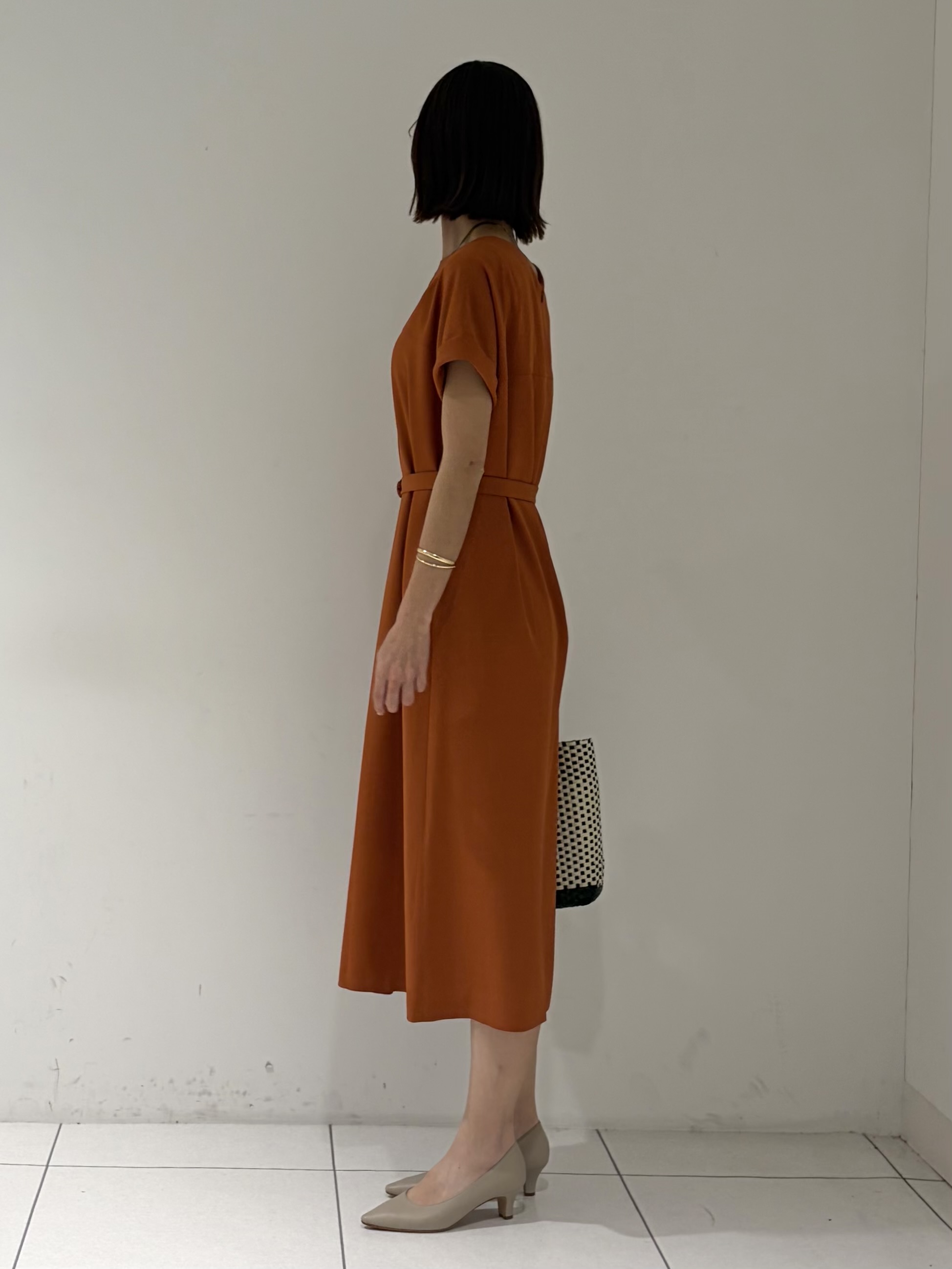 shioriさんの「INDIVI｜【華奢見え】ベルト付きナローワンピース」を使ったコーディネート