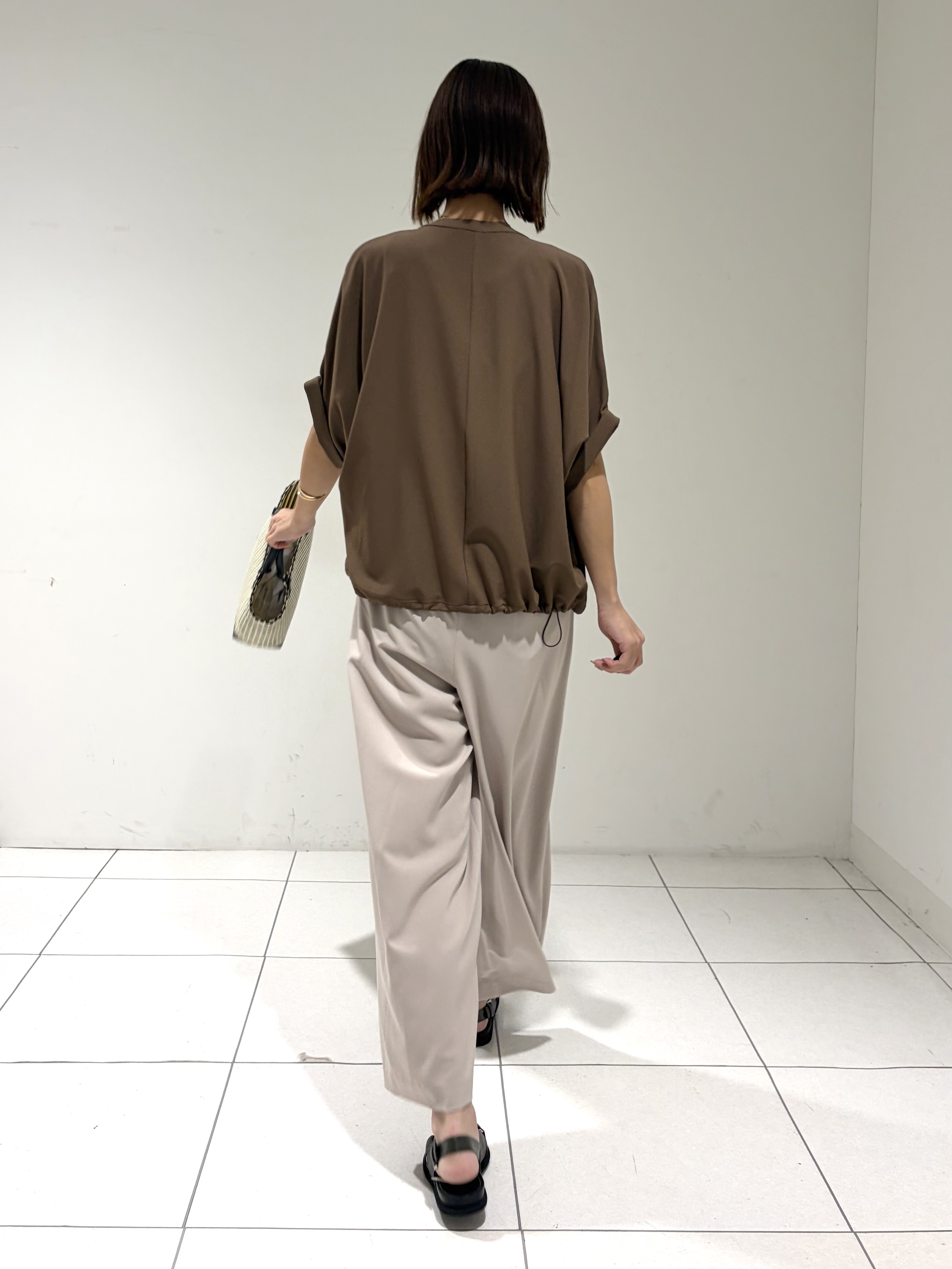 shioriさんの「INDIVI｜【着る日傘】ドルマンフォルムブルゾン」を使ったコーディネート