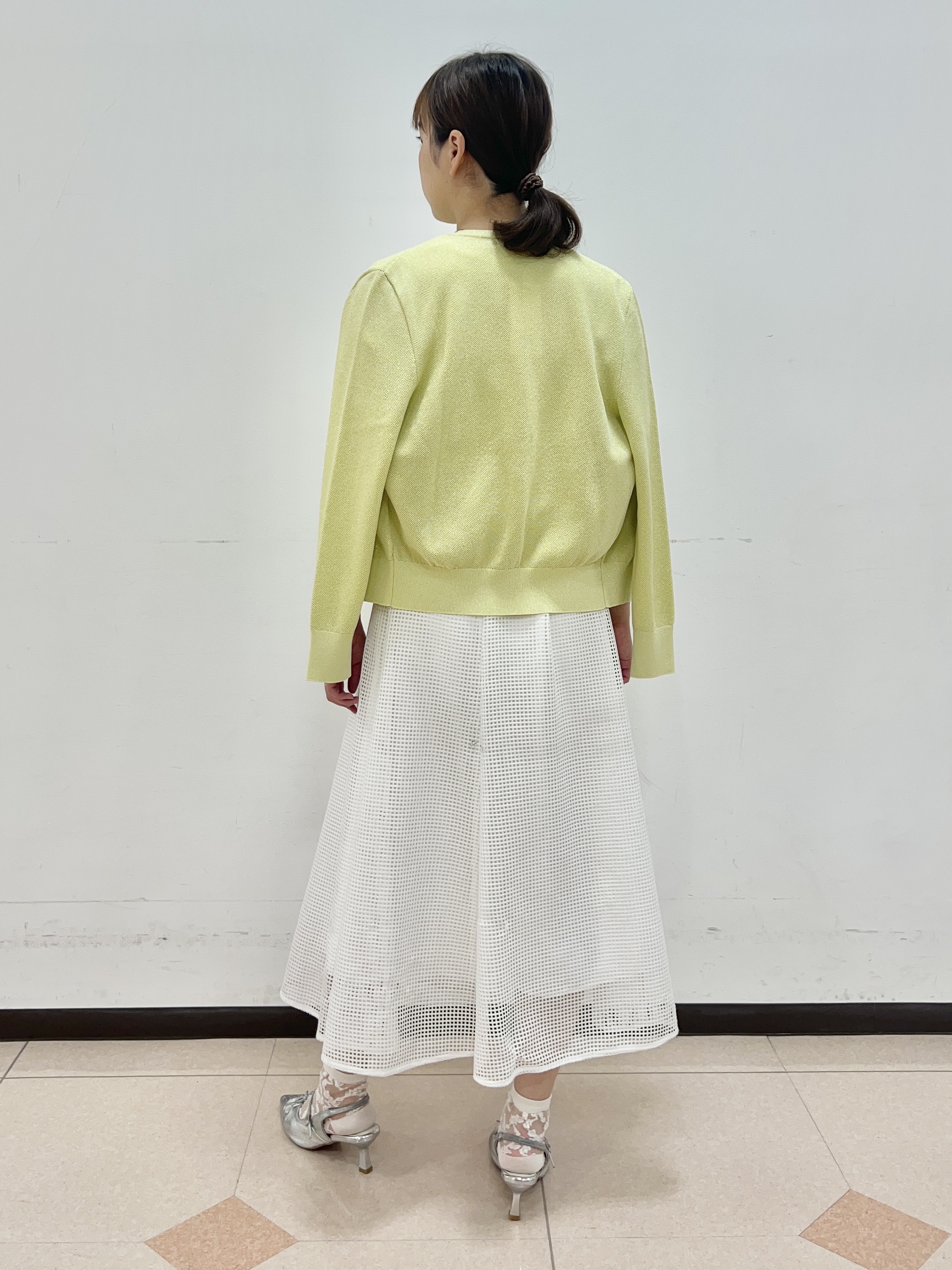 りおさんの「UNTITLED｜【アンサンブル可】ラメ混クルーネックプルオーバー」を使ったコーディネート