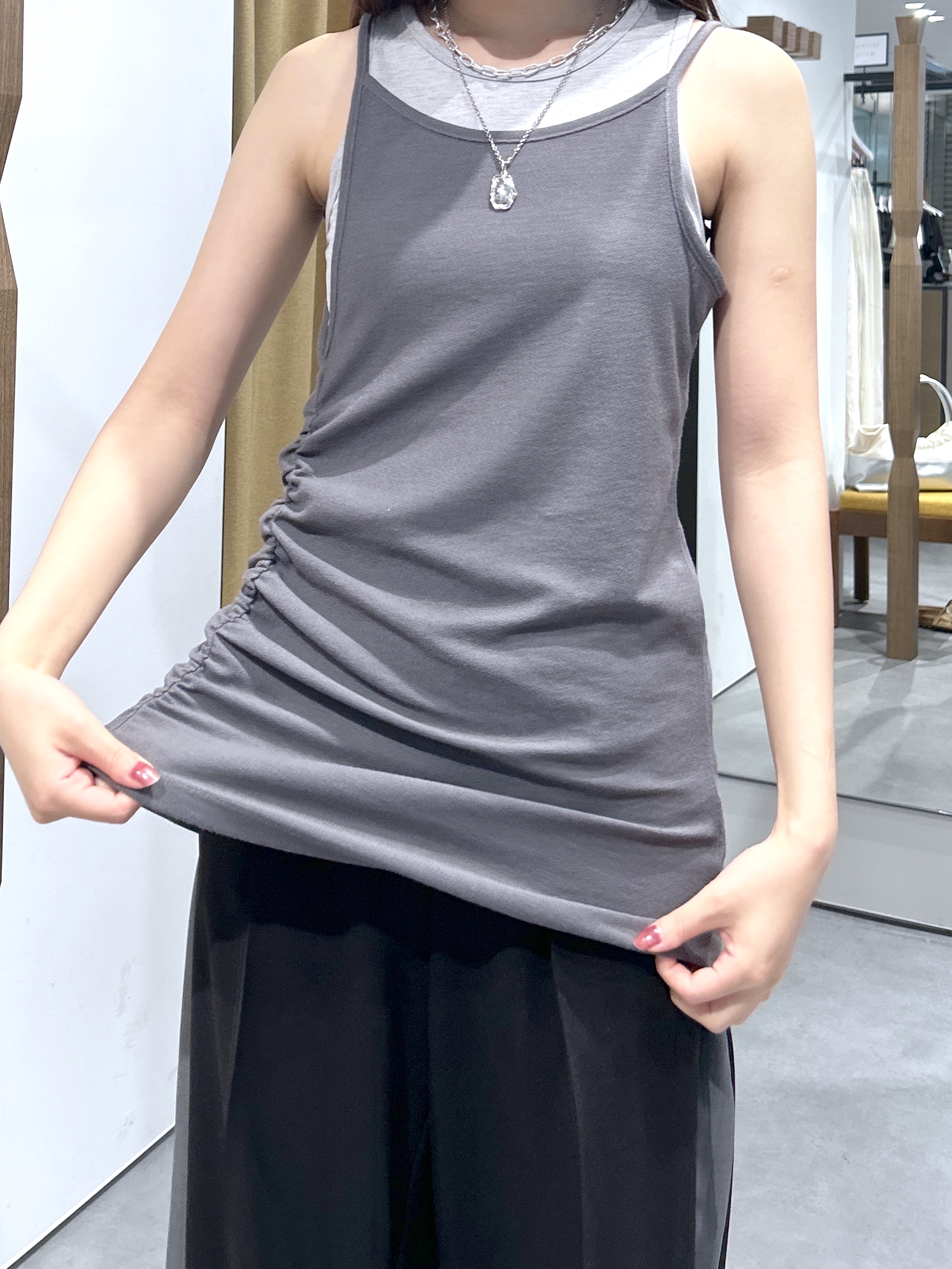 Renoさんの「INDIVI｜シャーリングレイヤータンク」を使ったコーディネート