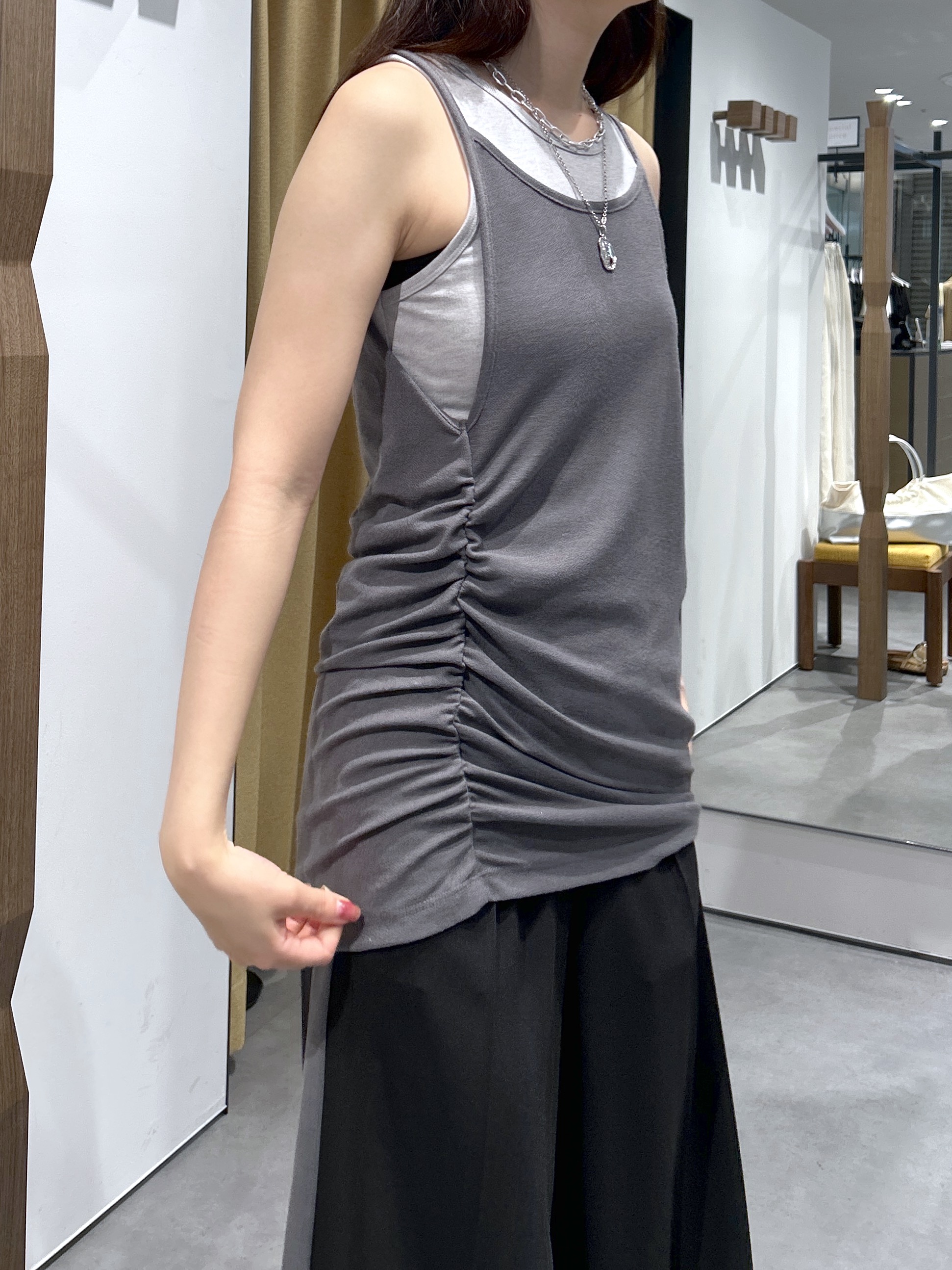Renoさんの「INDIVI｜シャーリングレイヤータンク」を使ったコーディネート