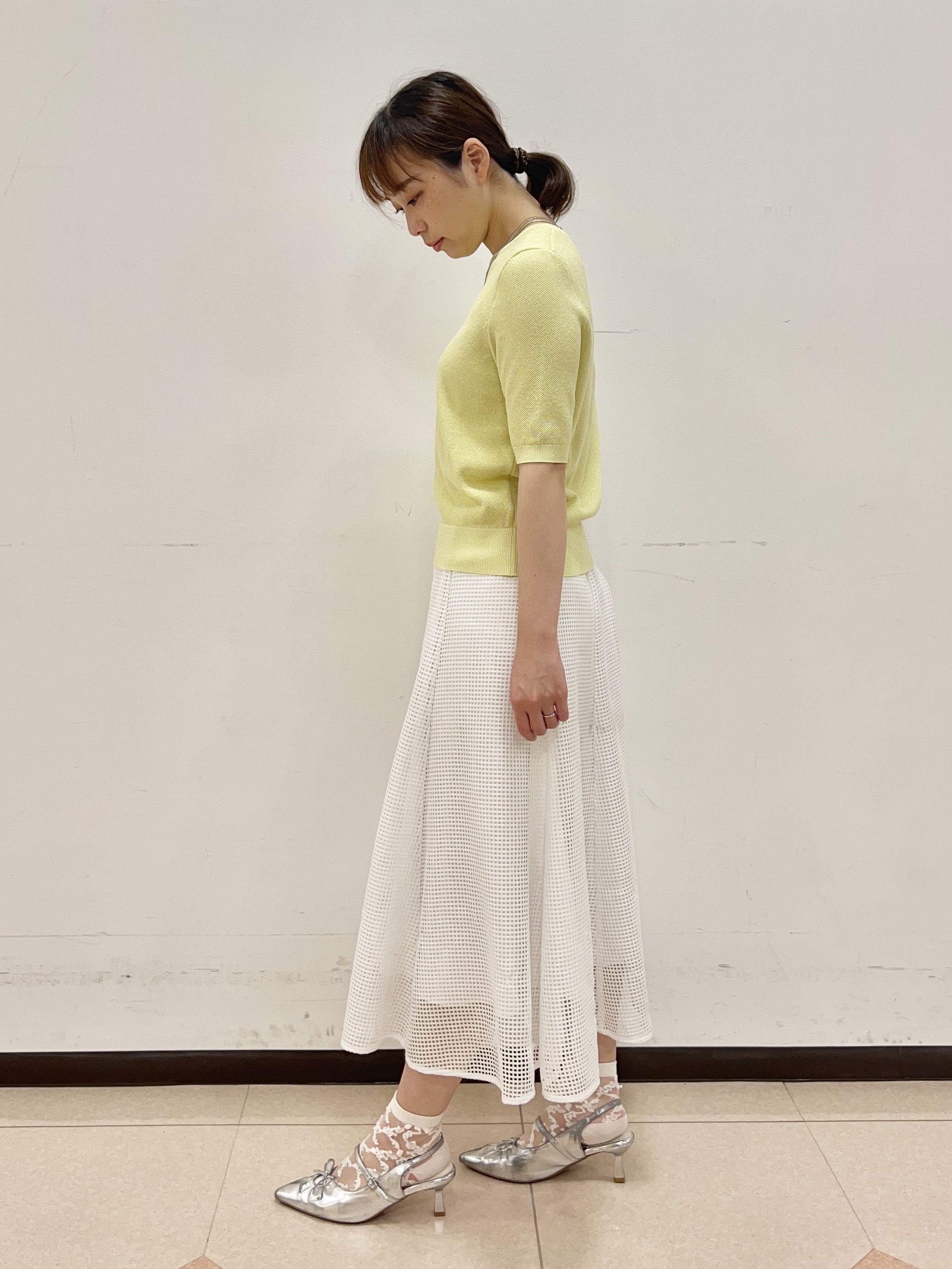 りおさんの「UNTITLED｜【アンサンブル可】ラメ混クルーネックプルオーバー」を使ったコーディネート
