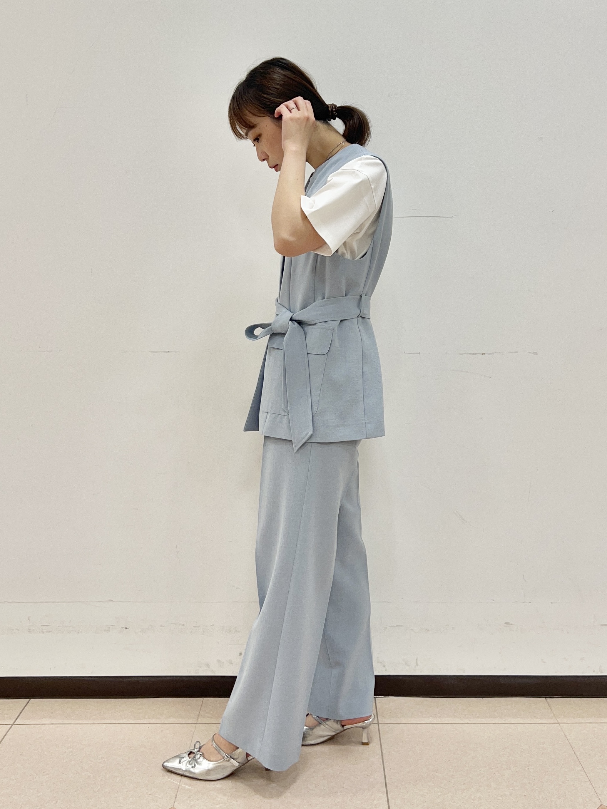 りおさんの「UNTITLED｜【セットアップ可/UV/接触冷感】スラブキーネックジレ」を使ったコーディネート