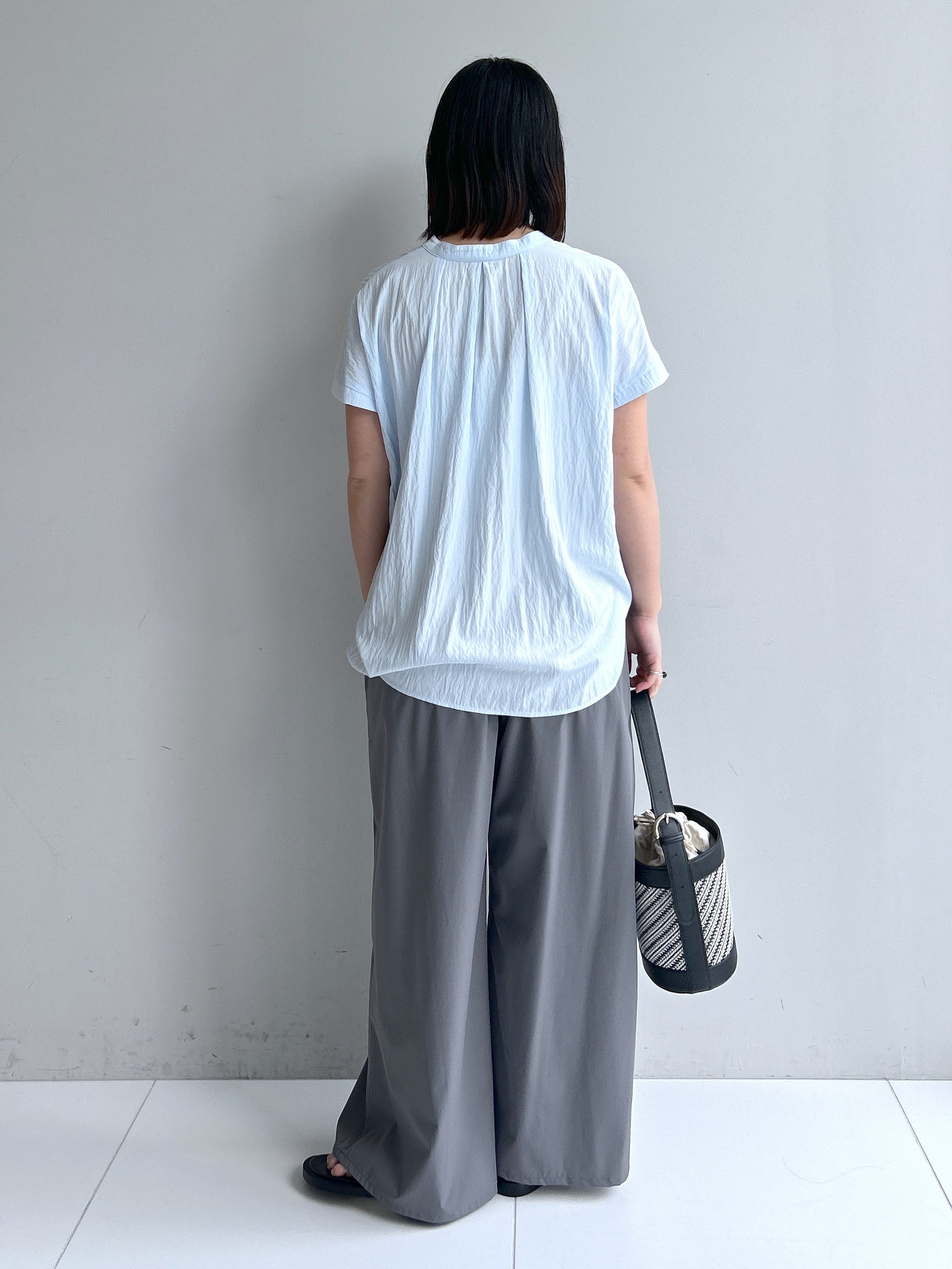 Hirokaさんの「Dessin｜バンドカラーフロントフリルブラウス」を使ったコーディネート