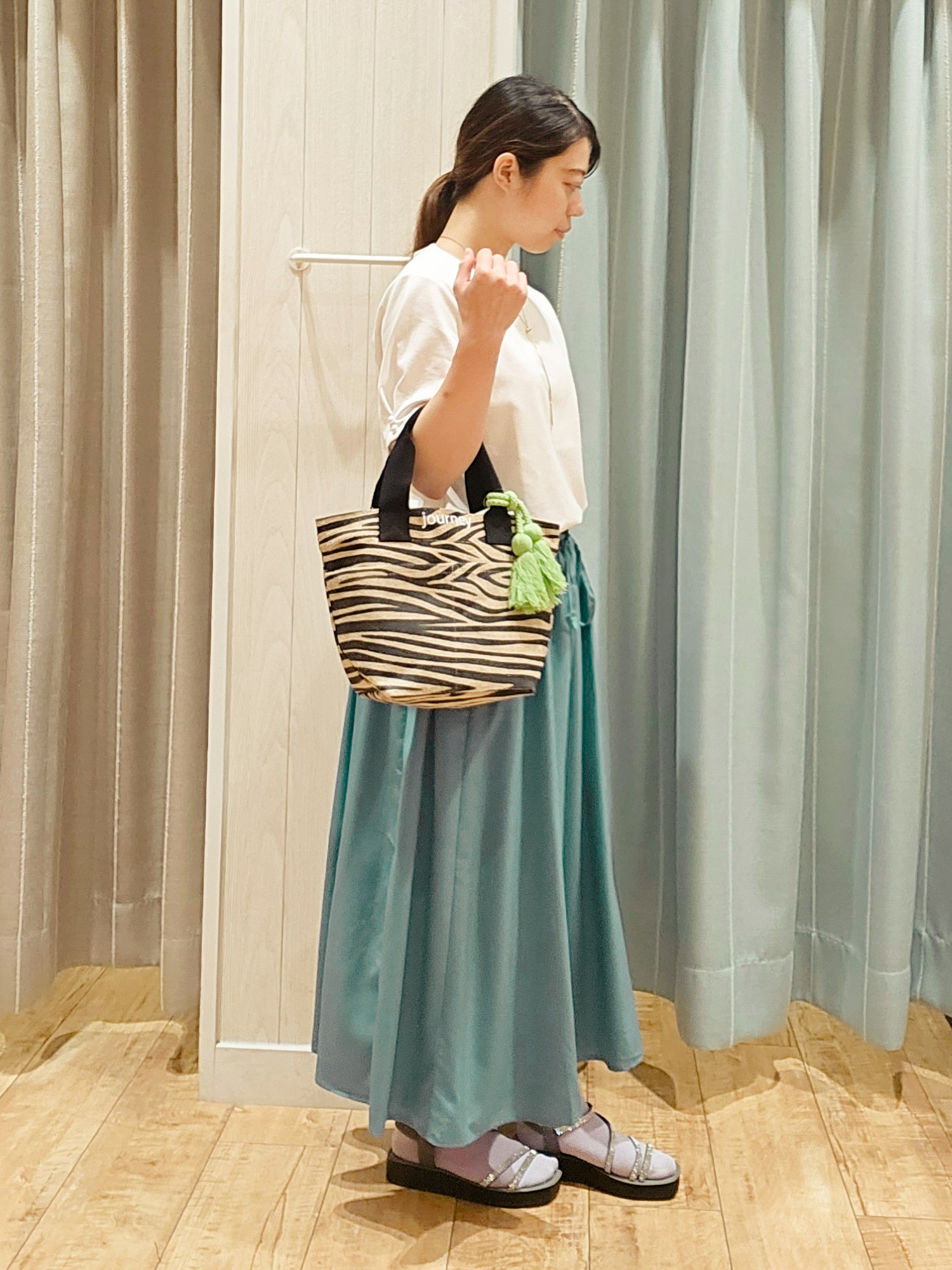 miyaさんの「SHOO･LA･RUE｜【2点セット/洗濯機可/S-LL】お袖パールがアクセント ネックレス付きトップス」を使ったコーディネート