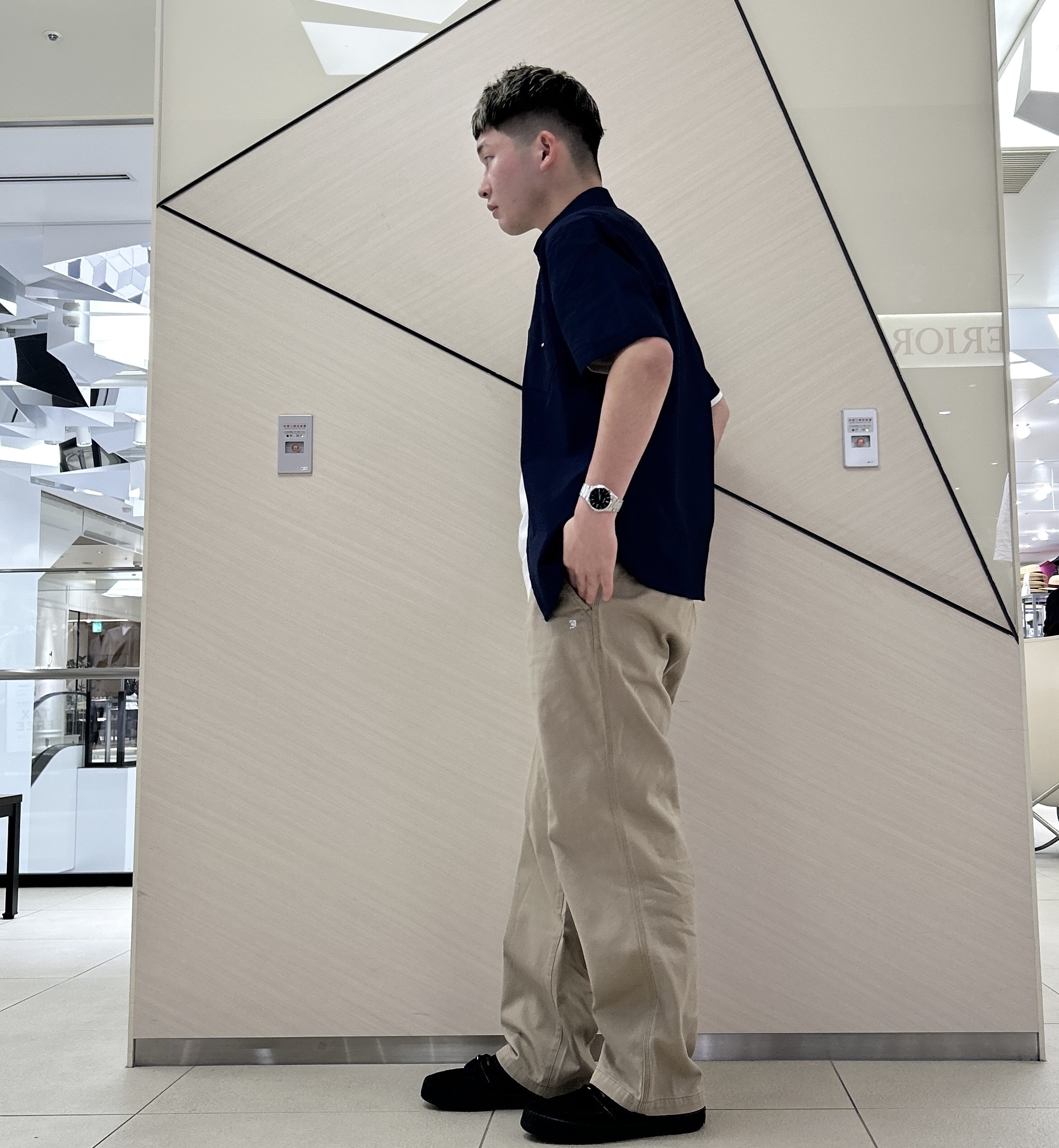 千葉亮太さんの「DRESSTERIOR｜ナイトエンブロイ オックスシャツ」を使ったコーディネート