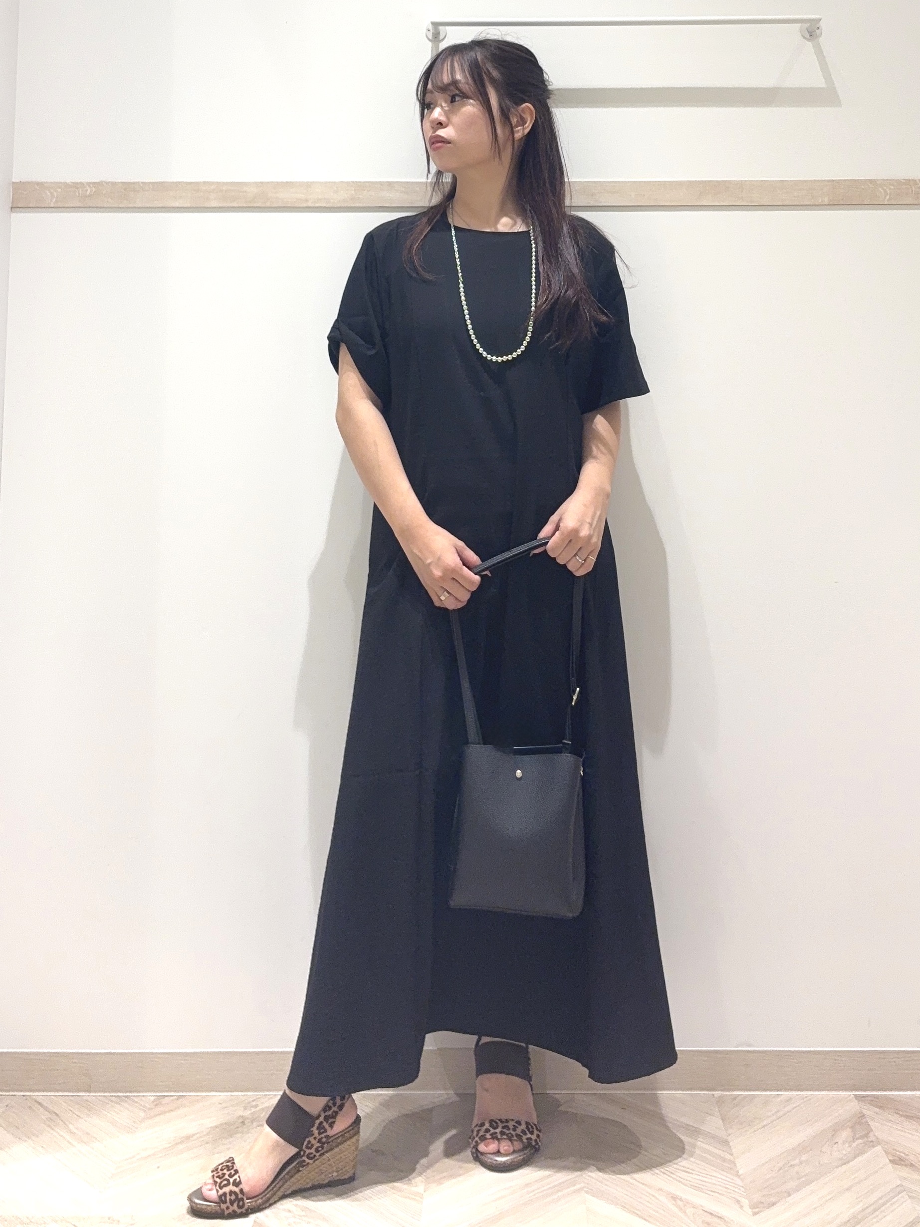 nanaさんの「SHOO･LA･RUE｜【ひんやり/洗濯機可/S-LL】オンにもオフにも マルチに使えるボタンレスカーディガン」を使ったコーディネート