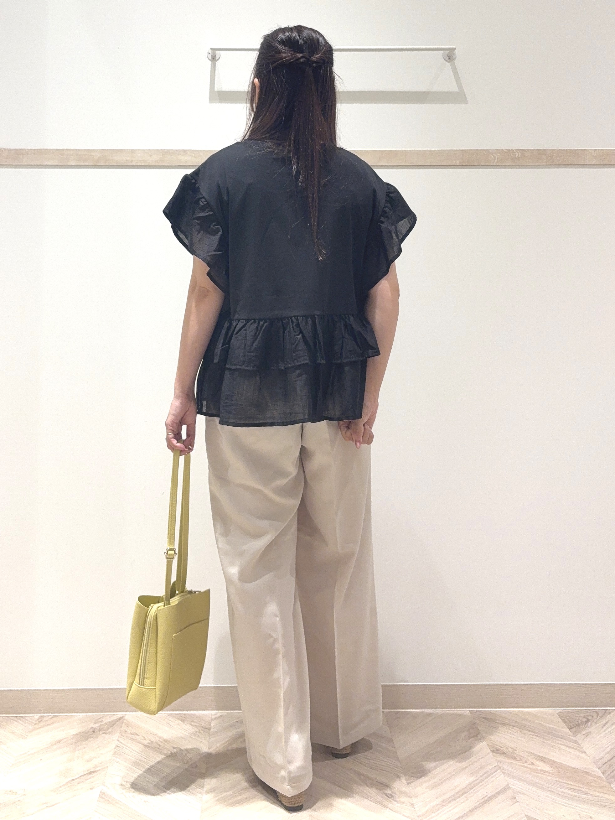 nanaさんの「SHOO･LA･RUE｜【S-LL/洗濯機可】着るだけで決まる 主役級フリルトップス」を使ったコーディネート