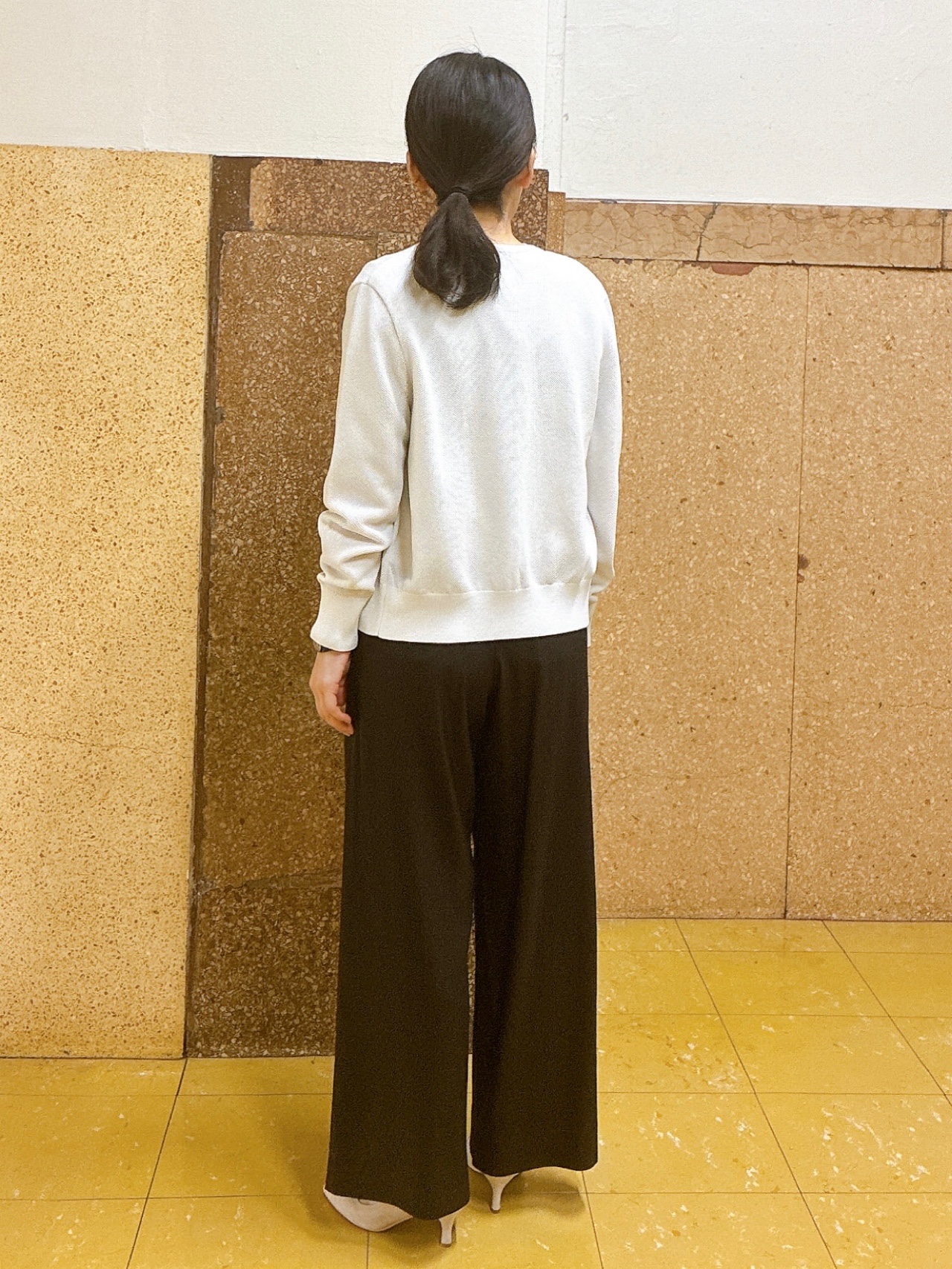 hattoriさんの「INDIVI｜【アンサンブル可】ラメ混クルーネックカーディガン」を使ったコーディネート