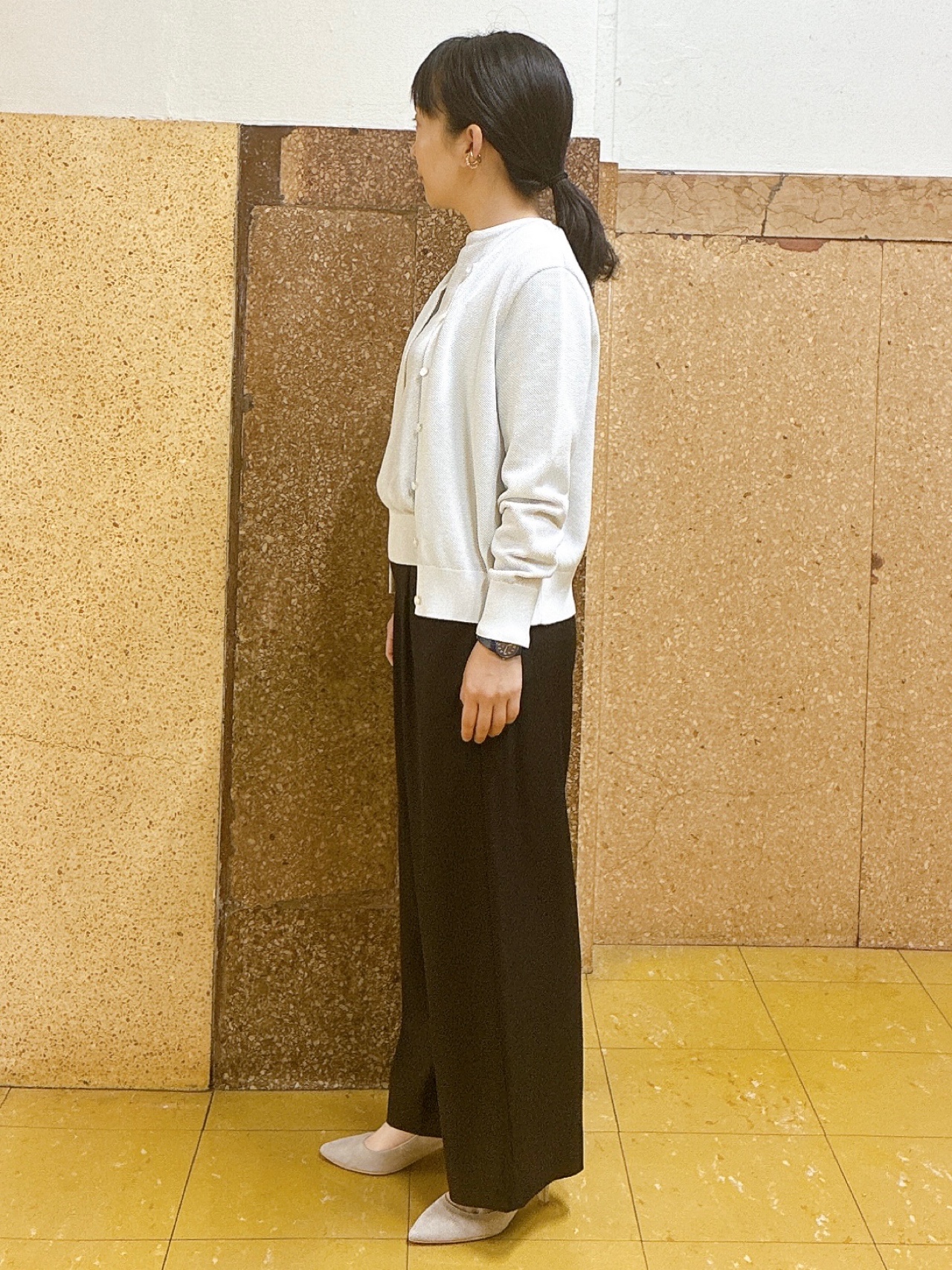 hattoriさんの「INDIVI｜【アンサンブル可】ラメ混クルーネックカーディガン」を使ったコーディネート