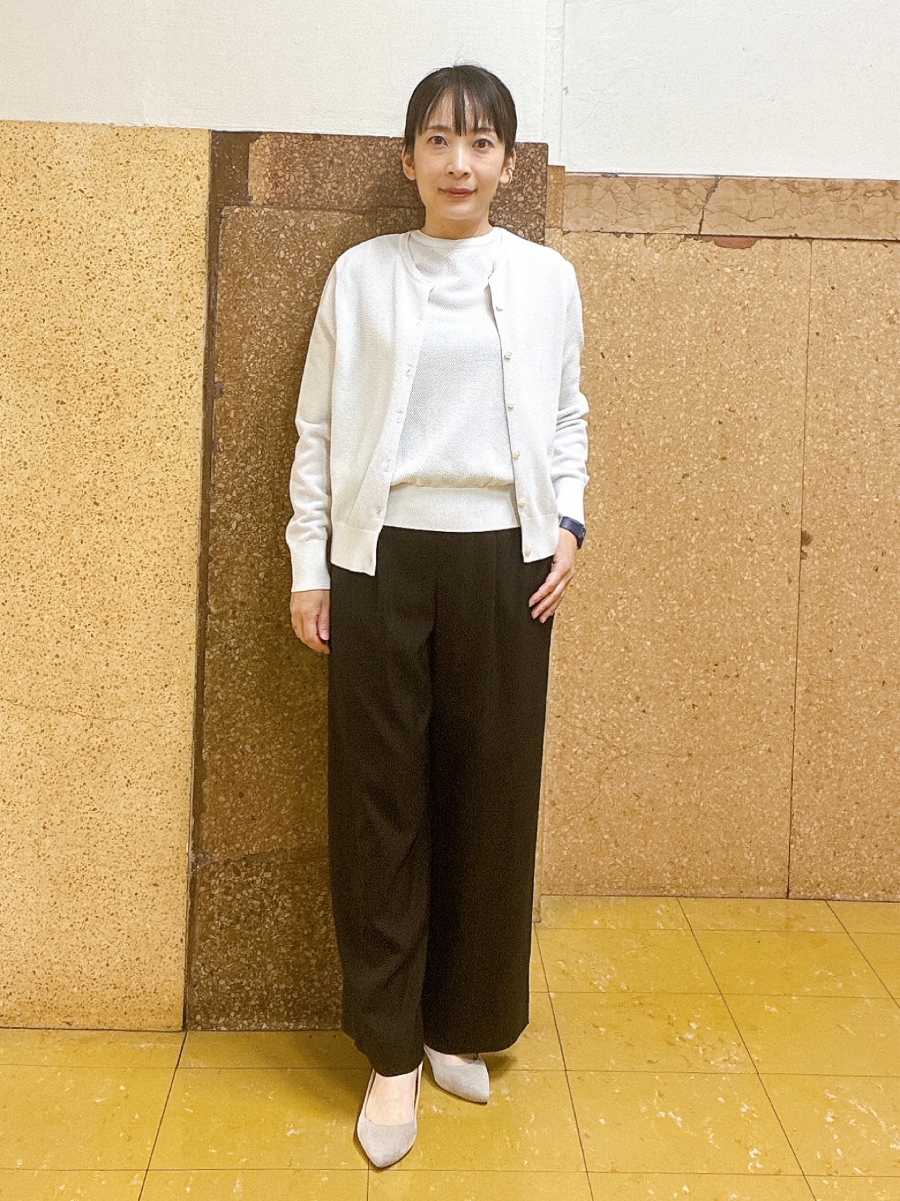 hattoriさんの「INDIVI｜【アンサンブル可】ラメ混クルーネックカーディガン」を使ったコーディネート