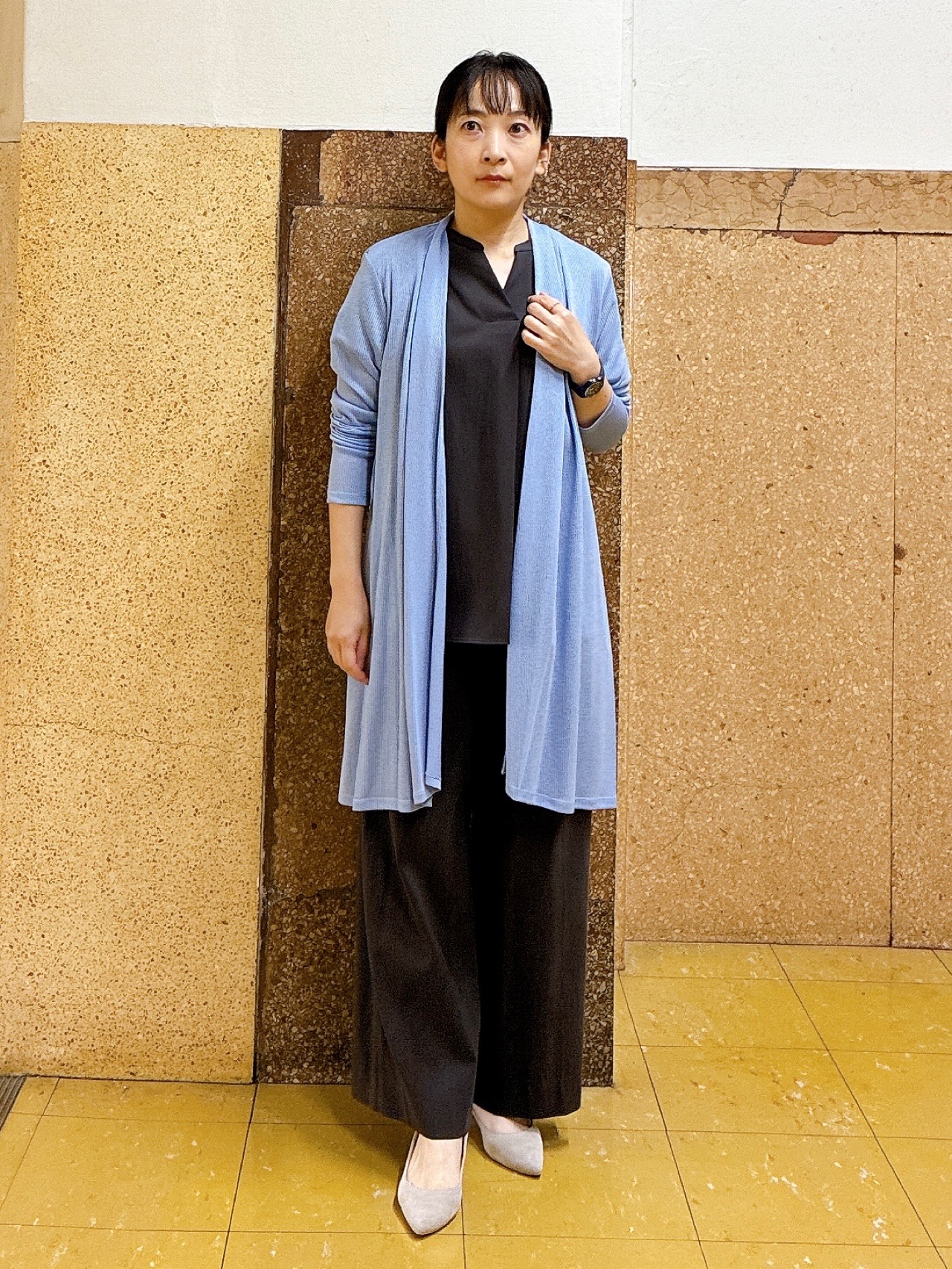 hattoriさんの「INDIVI｜【洗える／アンサンブル可能】シアースストライプカーディガン」を使ったコーディネート